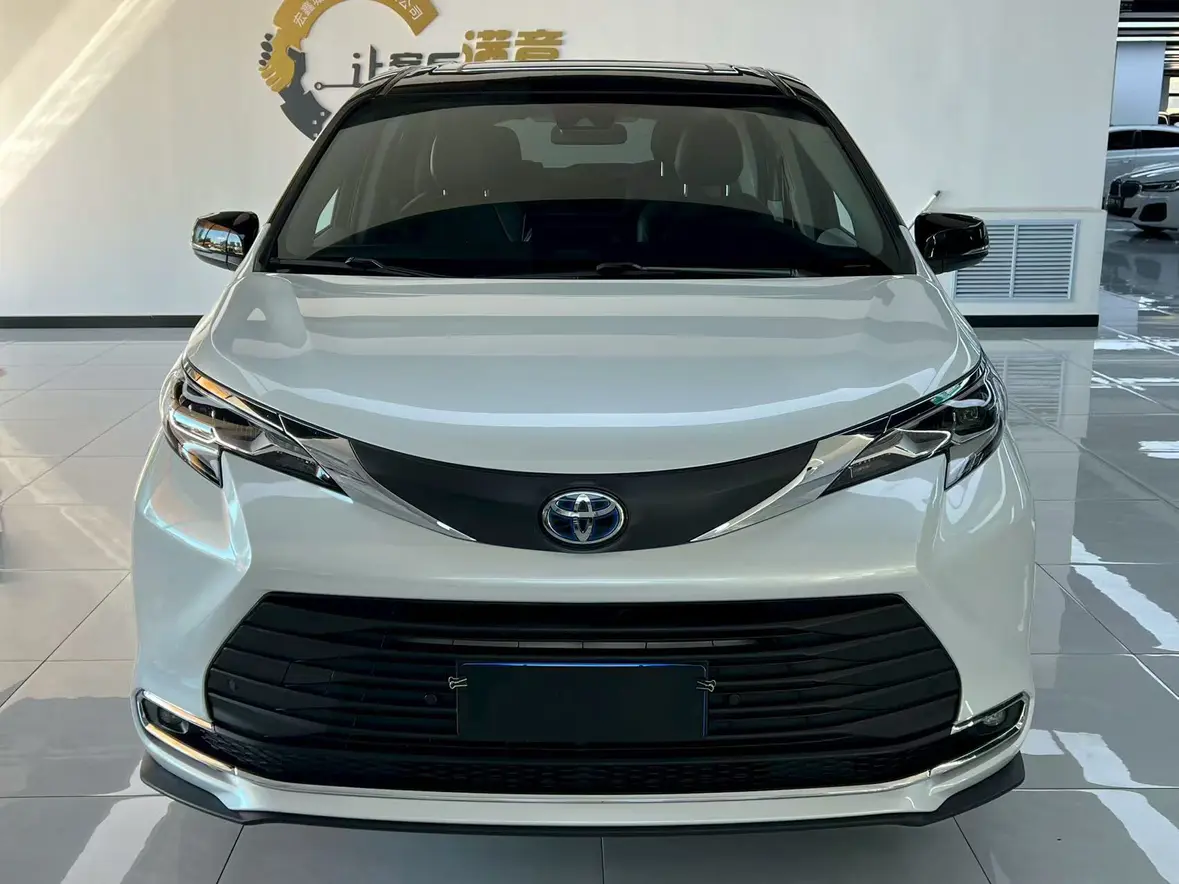 Toyota Sienna  из Китая