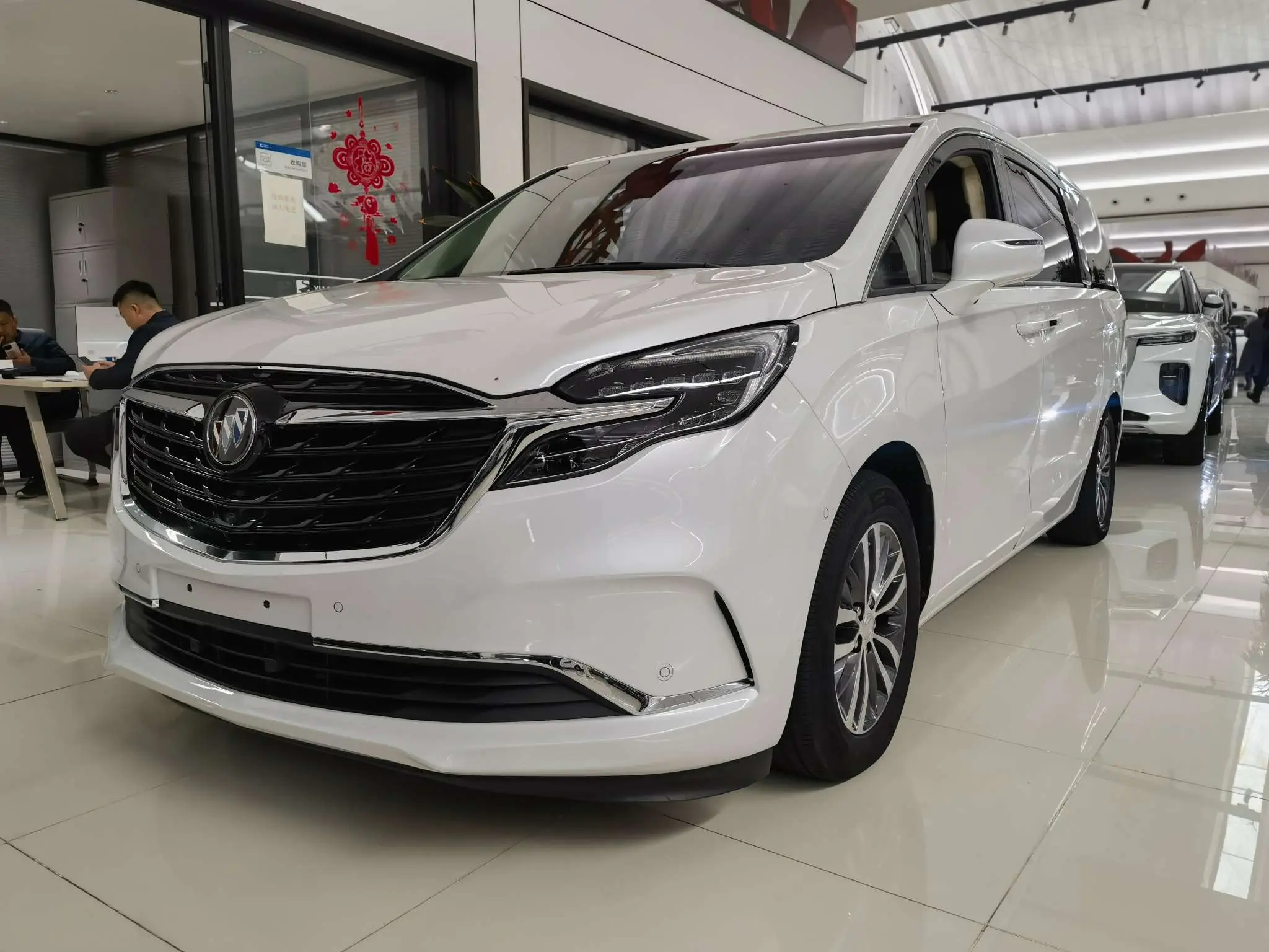 Buick GL8  из Китая