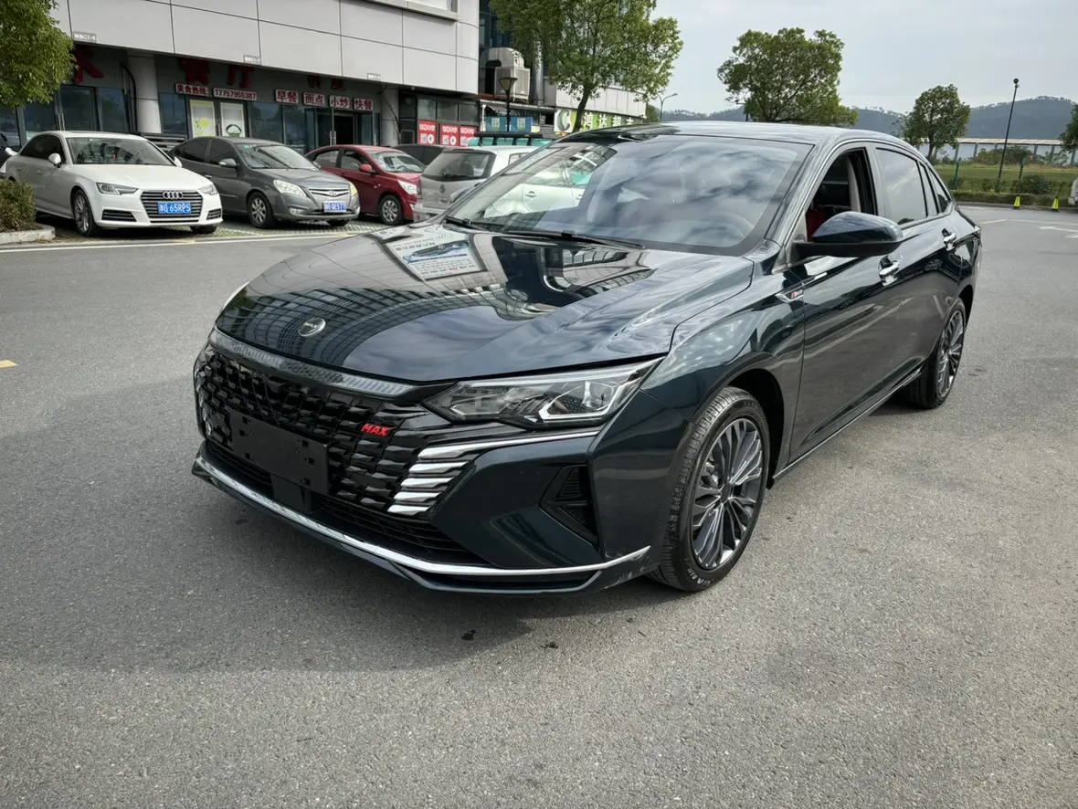 Dongfeng Yixuan MAX  из Китая