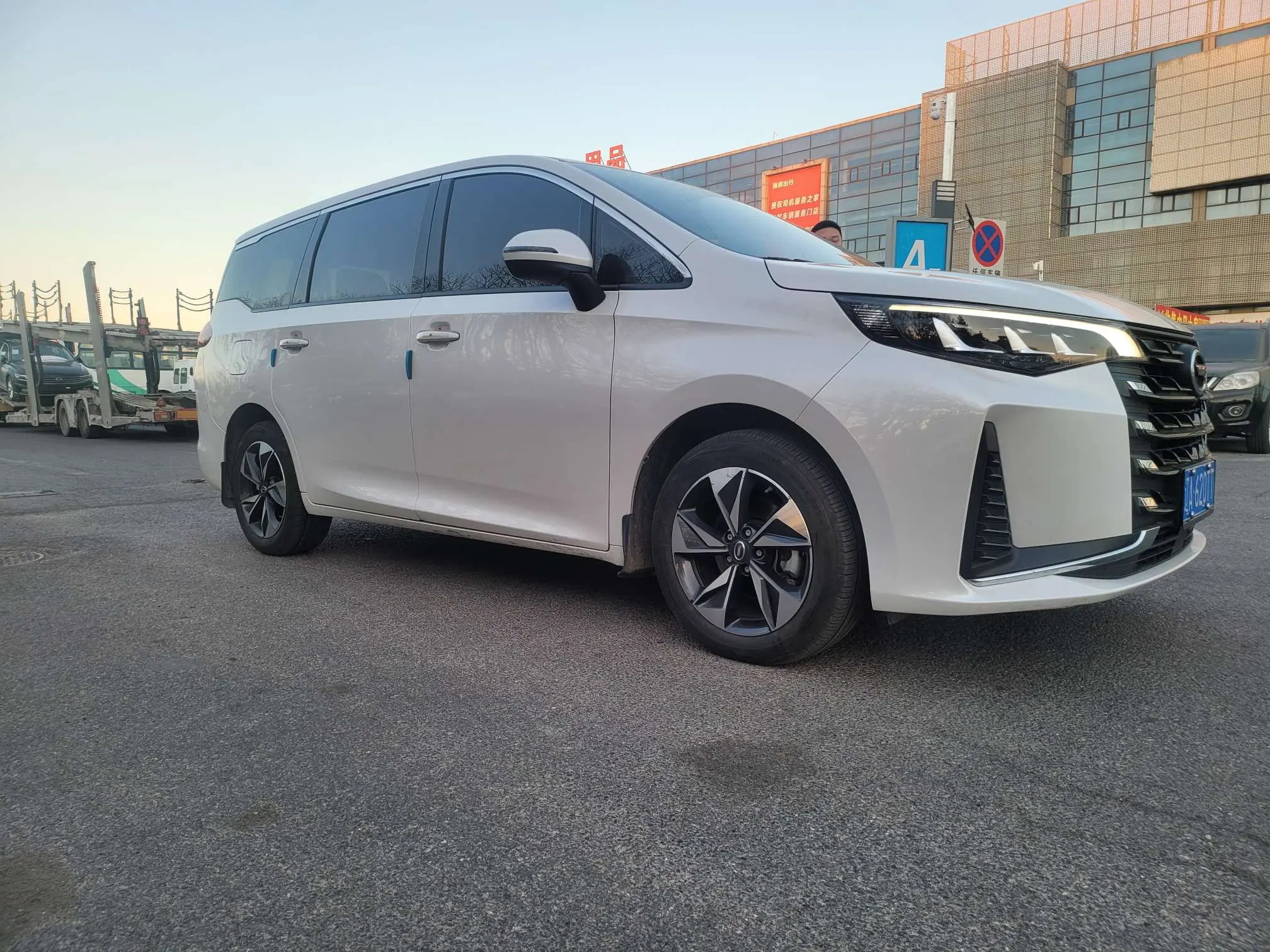 GAC Trumpchi M6  из Китая