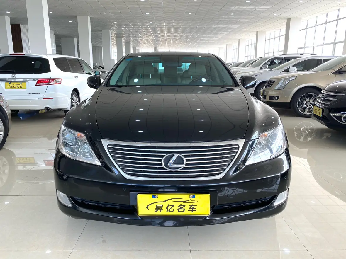 Lexus LS  из Китая