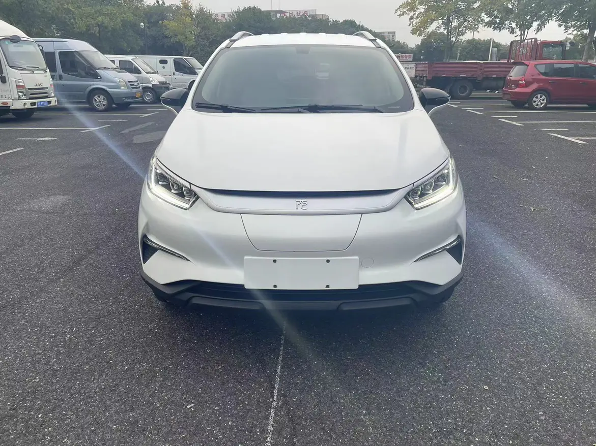 BYD Yuan Pro  из Китая