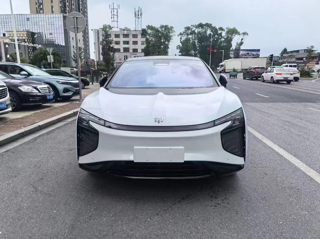 HiPhi X  из Китая