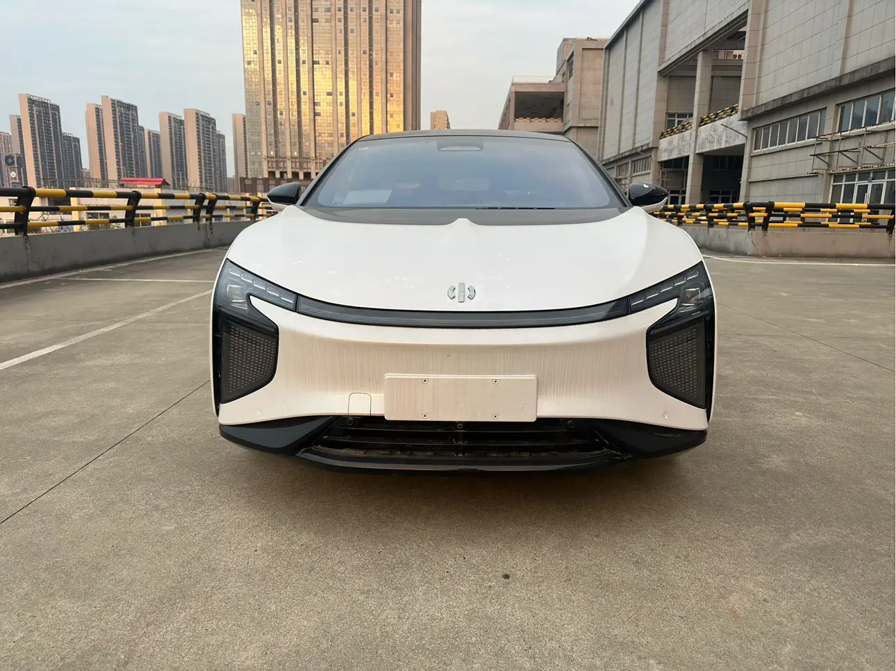 HiPhi X  из Китая