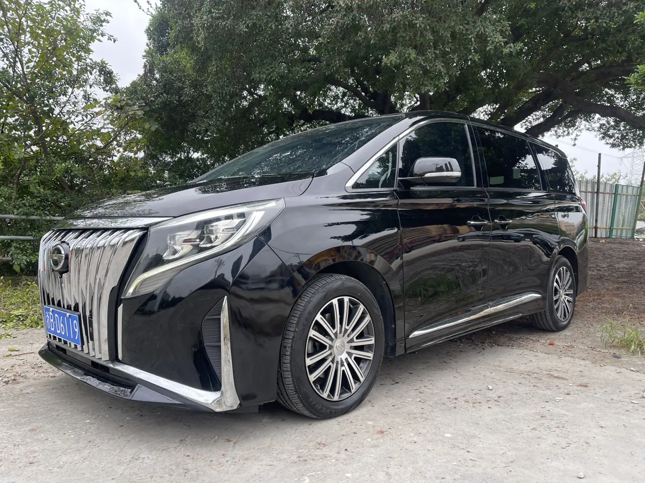 GAC Trumpchi M8  из Китая