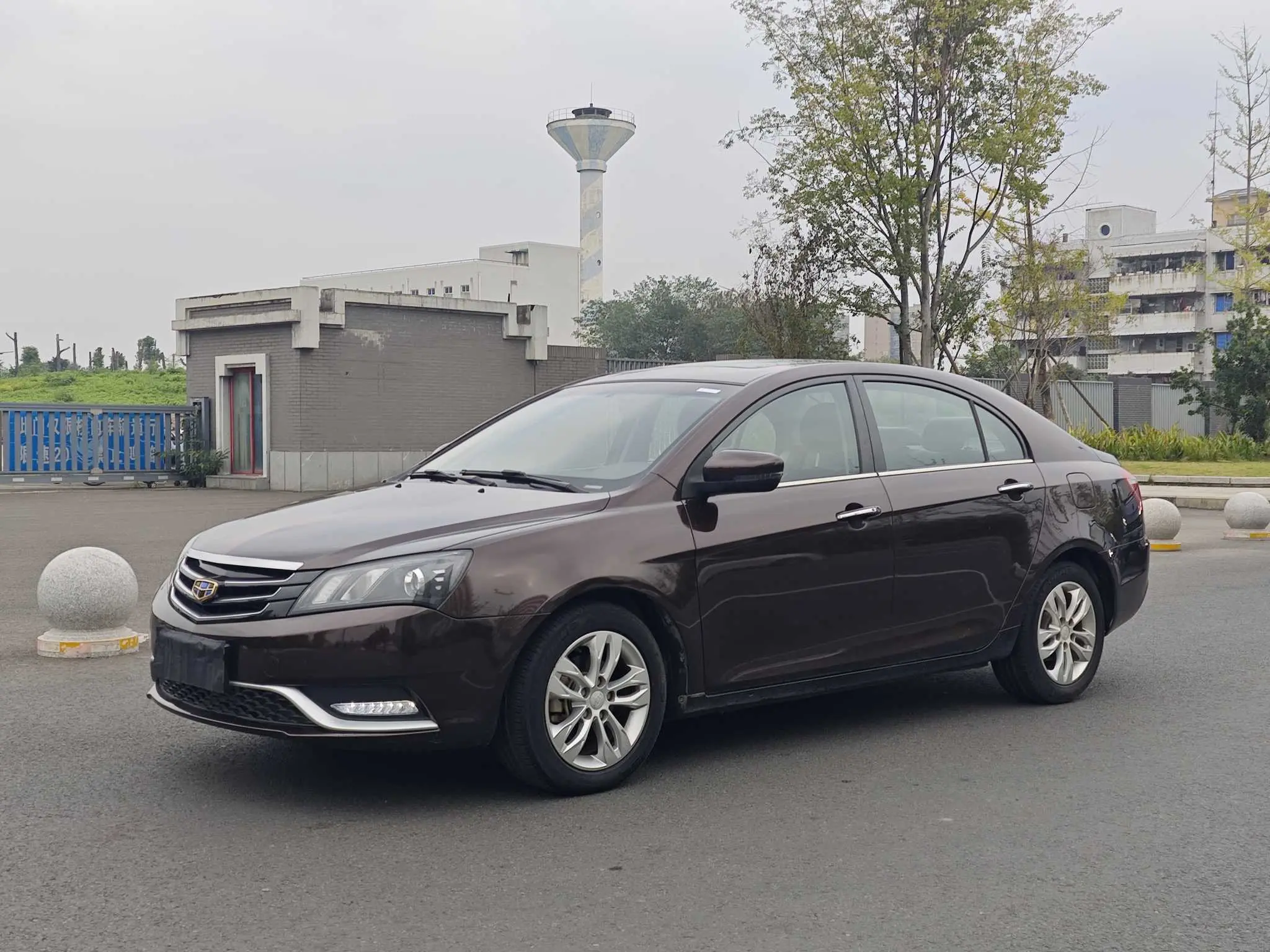 Geely Emgrand  из Китая