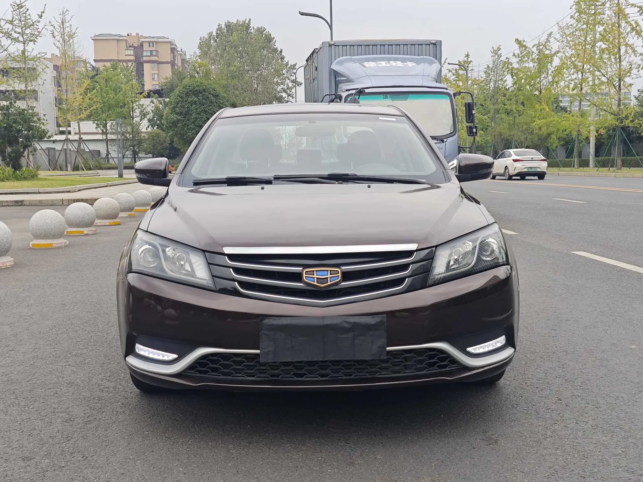 Geely Emgrand  из Китая