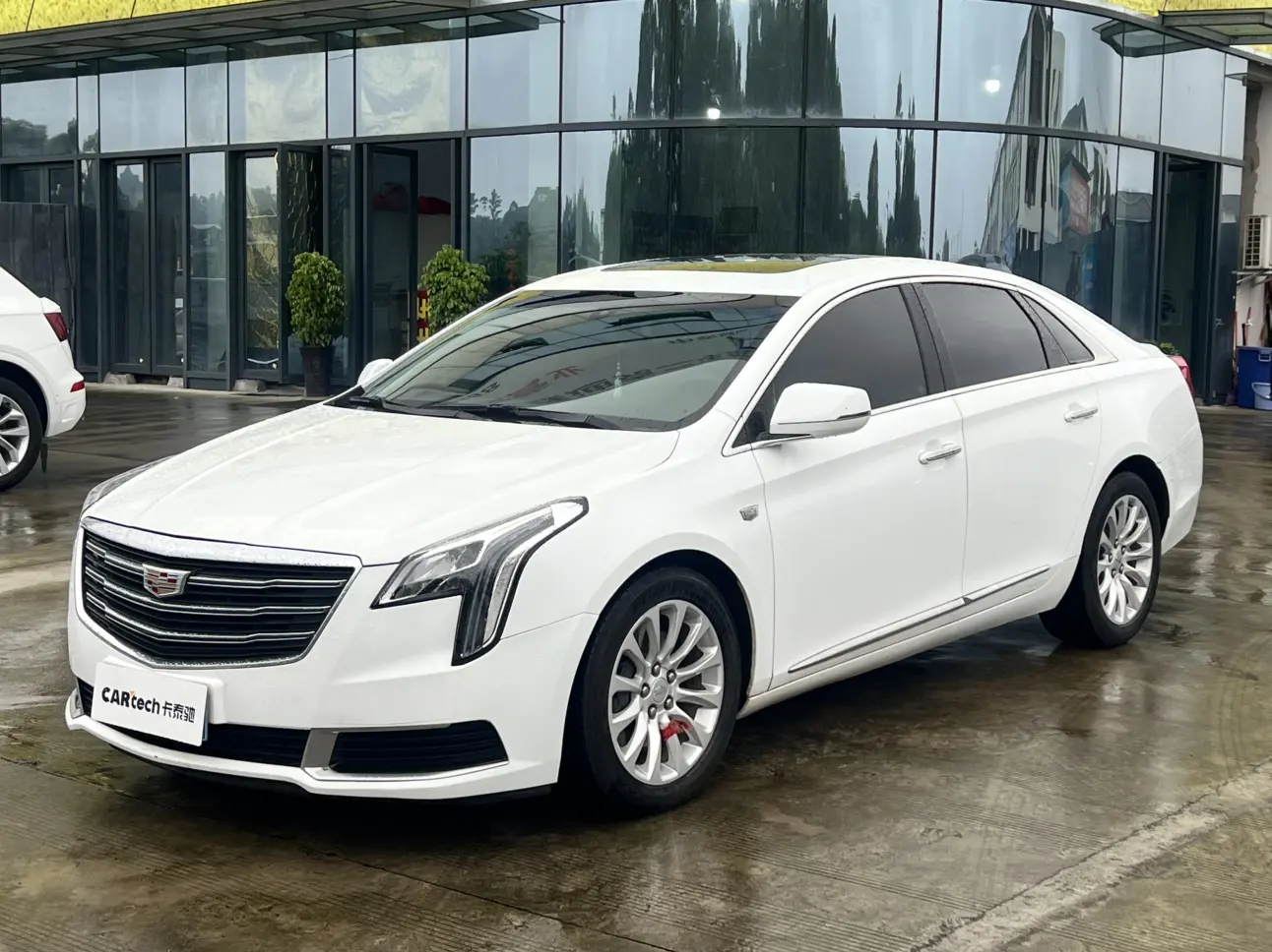Cadillac XTS  из Китая