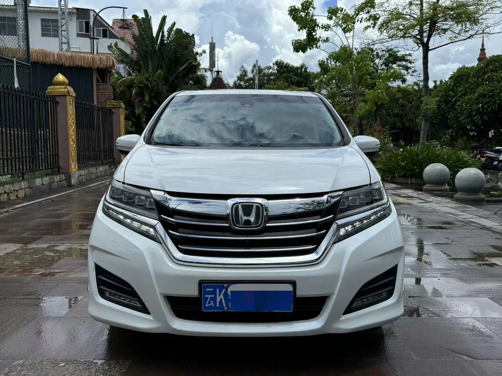 Honda Elysion (Alison)  из Китая