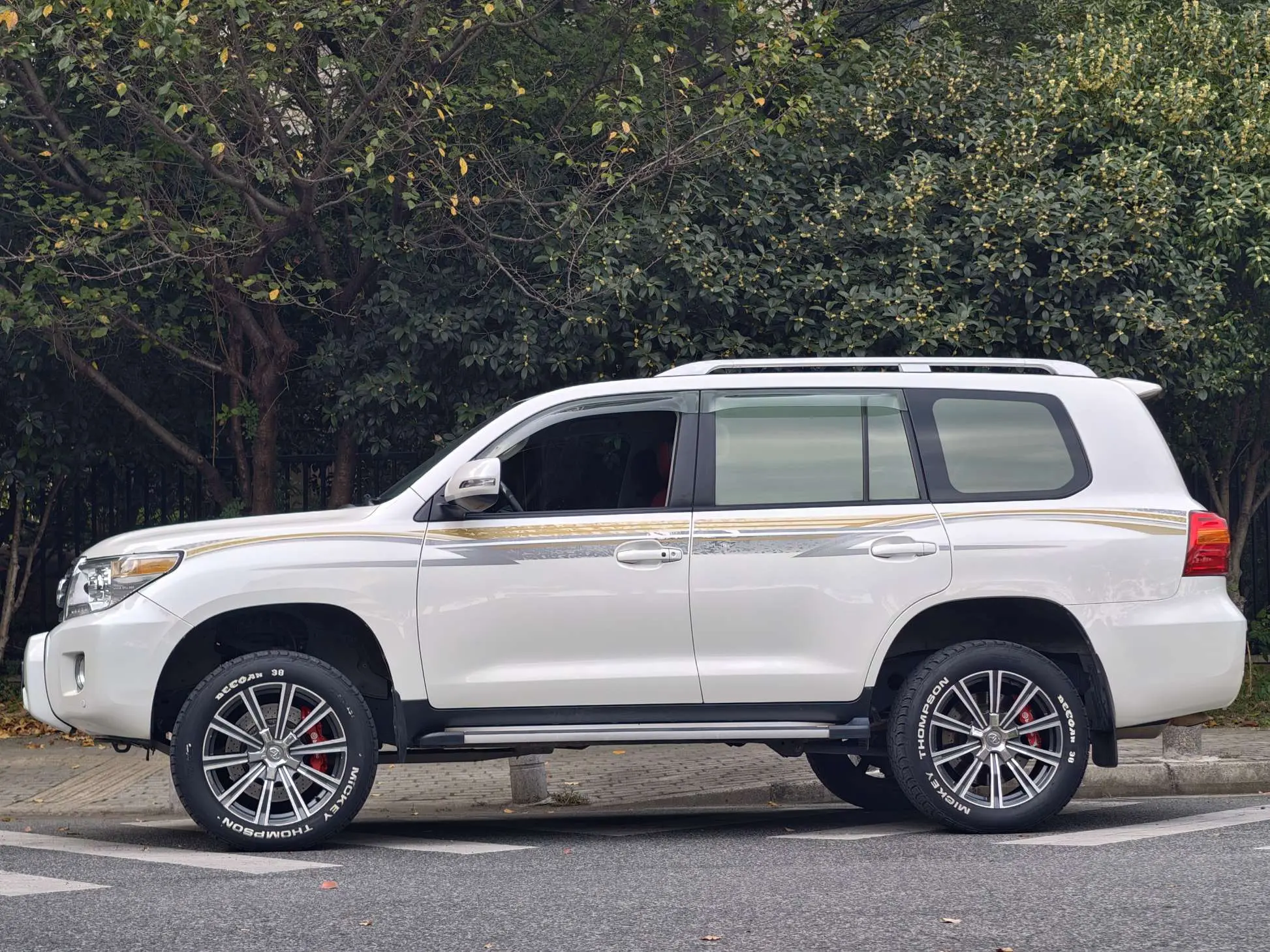 Toyota Land Cruiser (imported)  из Китая