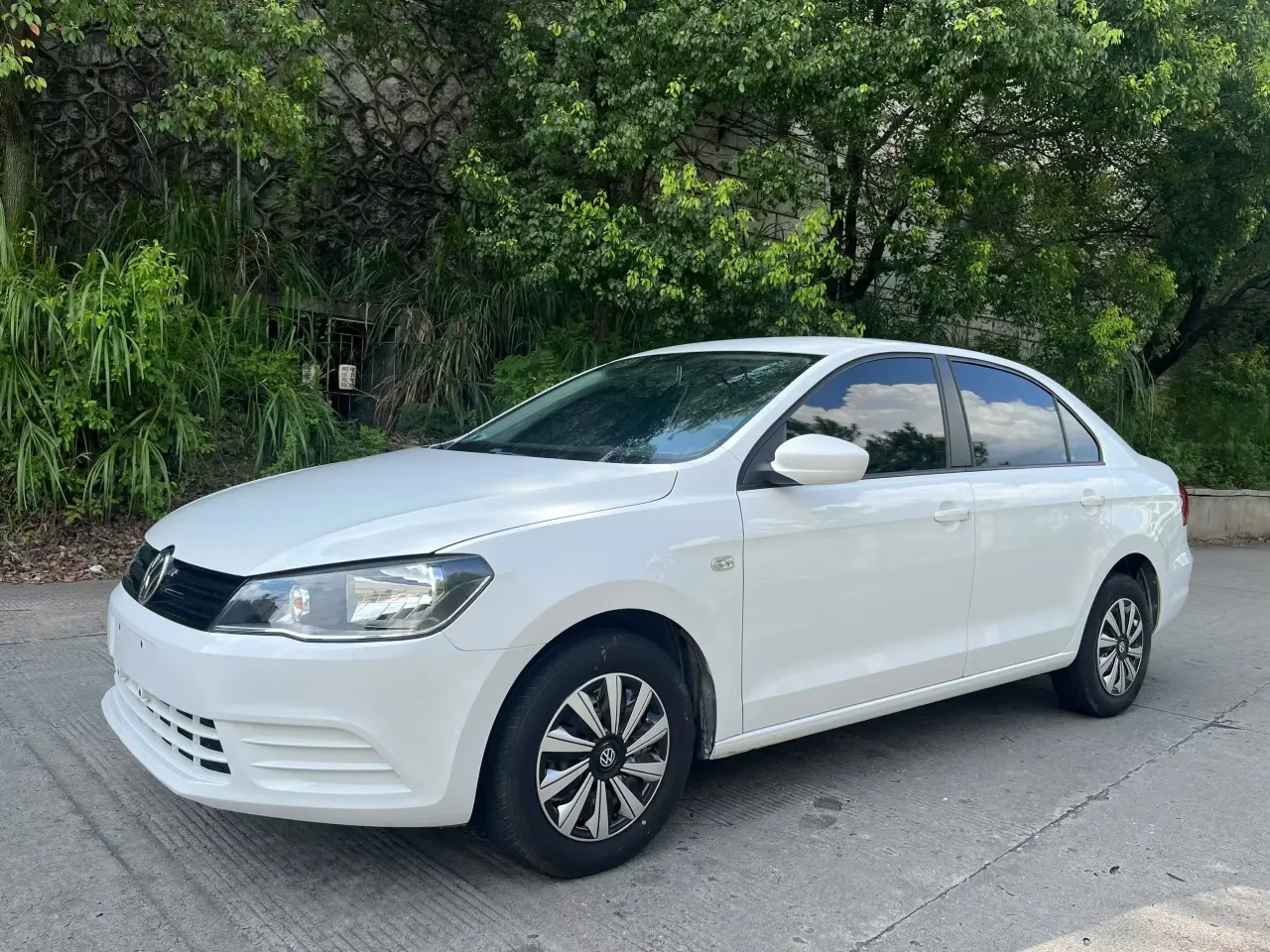 Volkswagen Jetta  из Китая