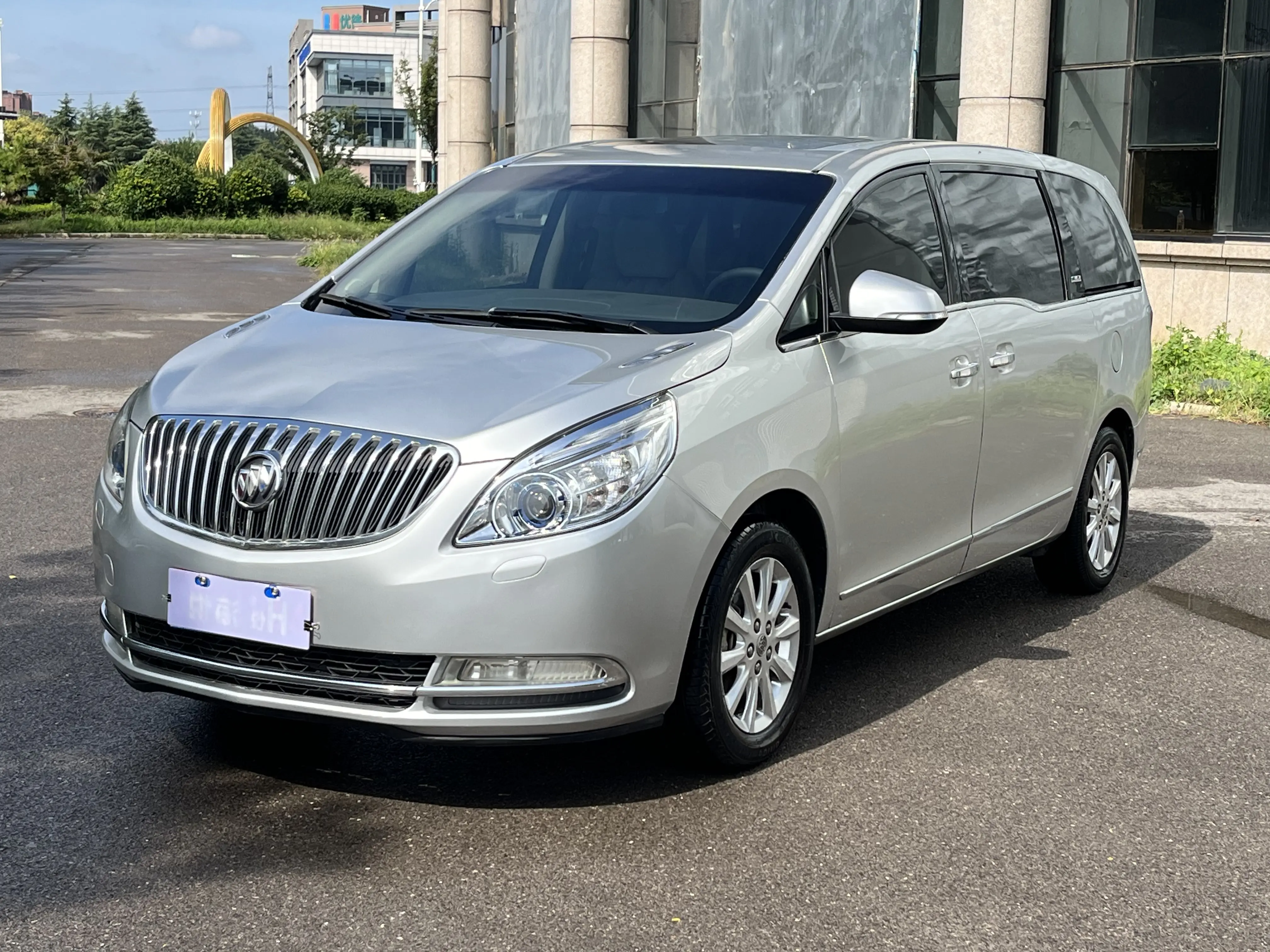Buick GL8  из Китая