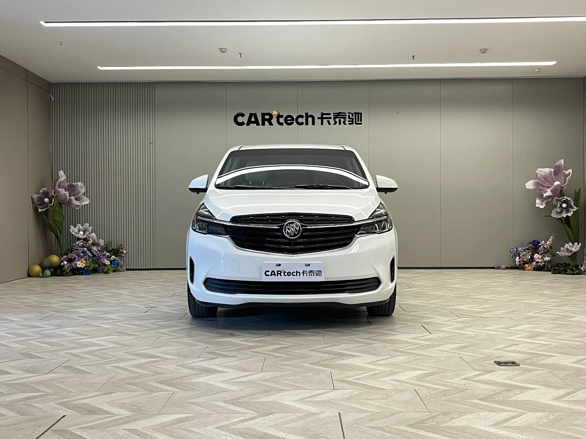 Buick GL8  из Китая