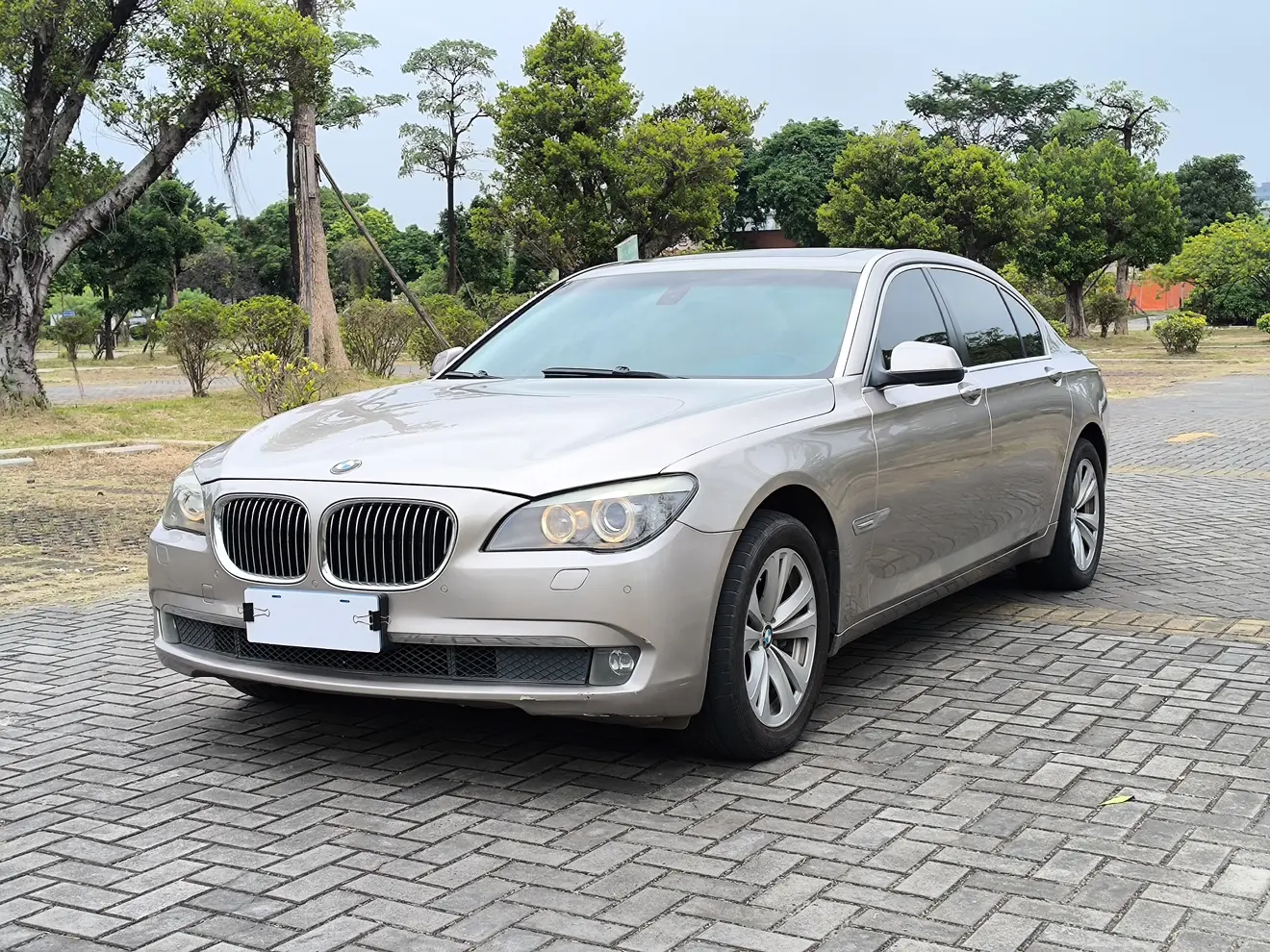 BMW 7 Series  из Китая