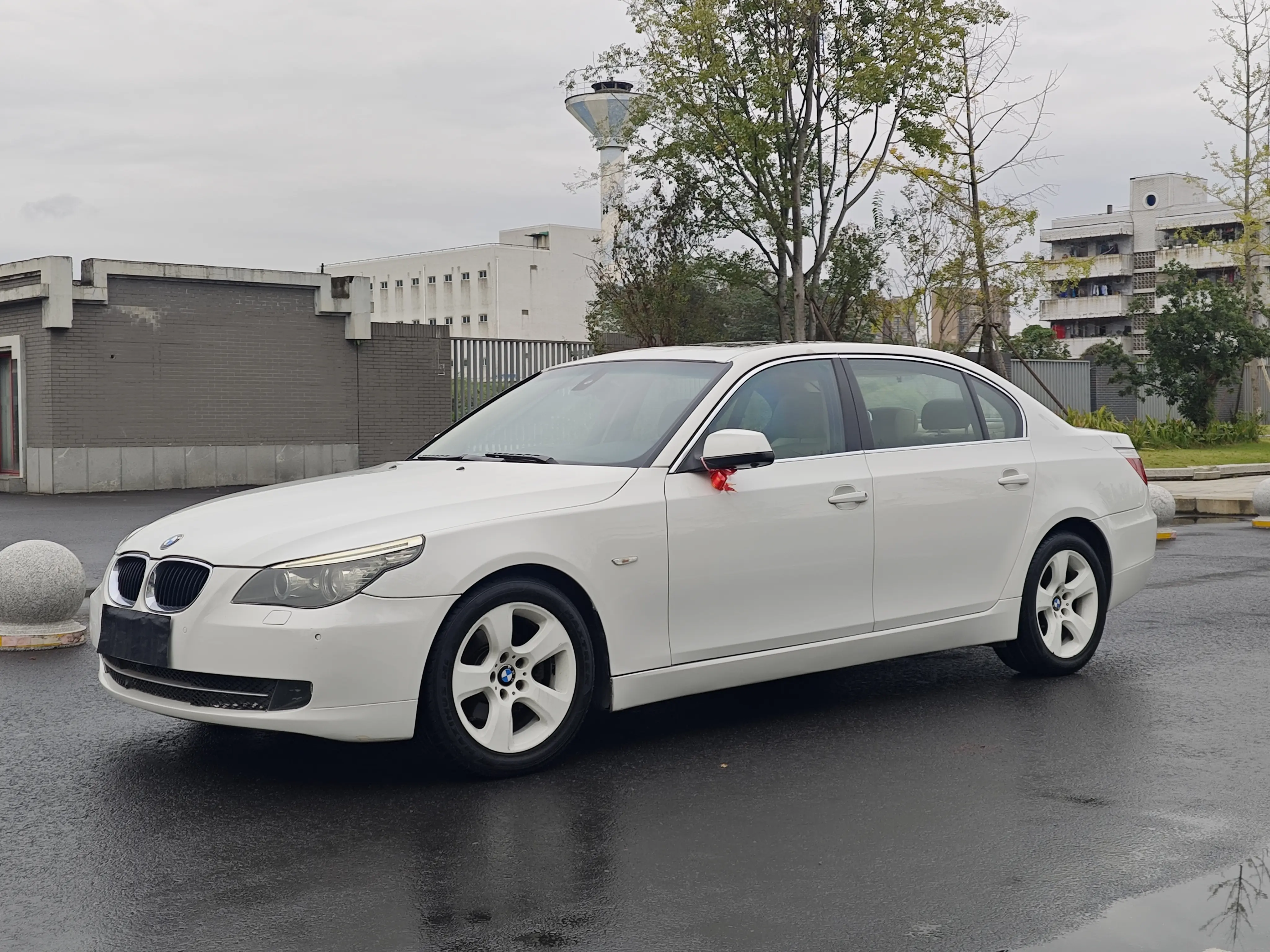 BMW 5 Series  из Китая