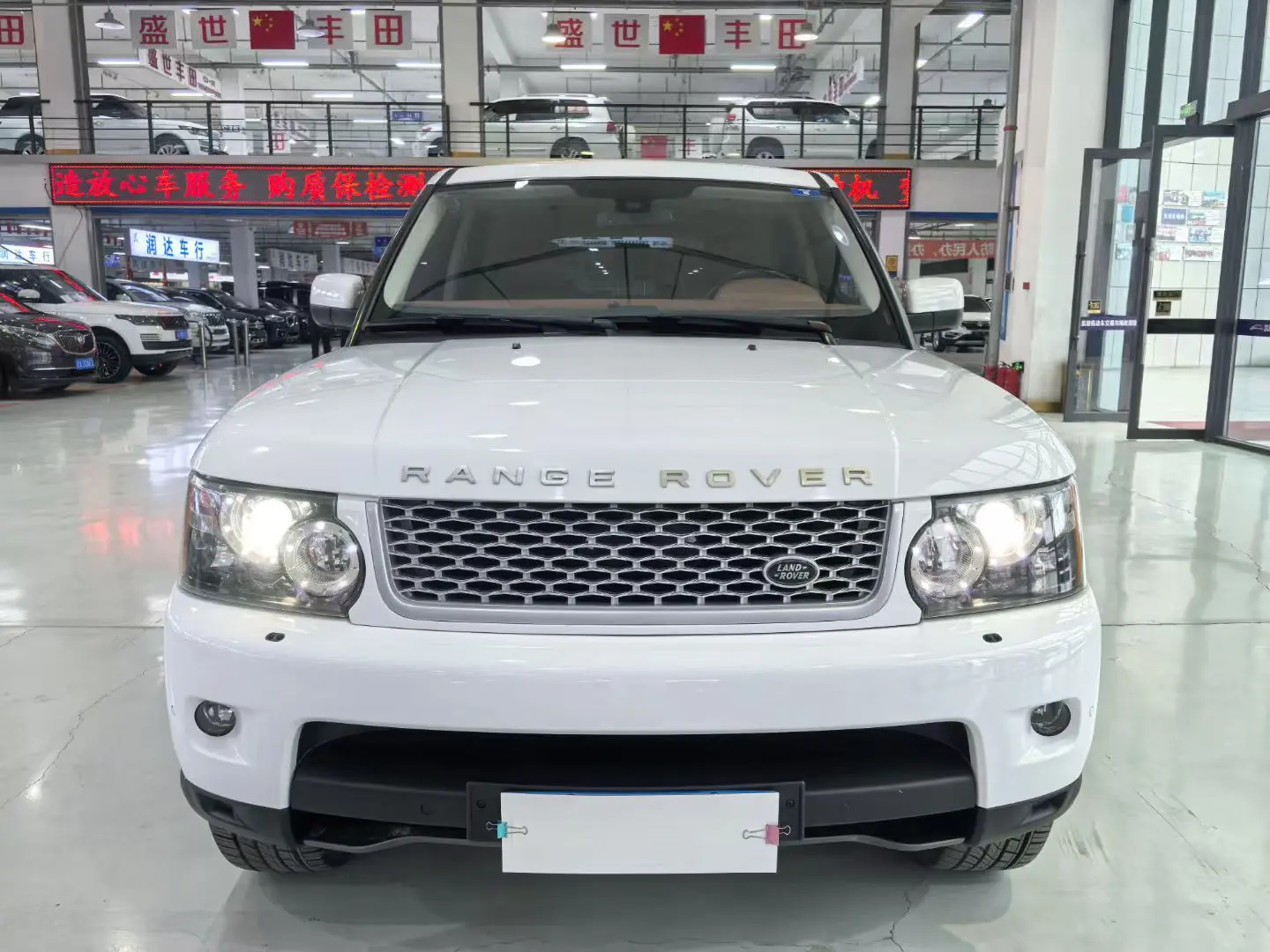 Land Rover Range Rover Sport  из Китая