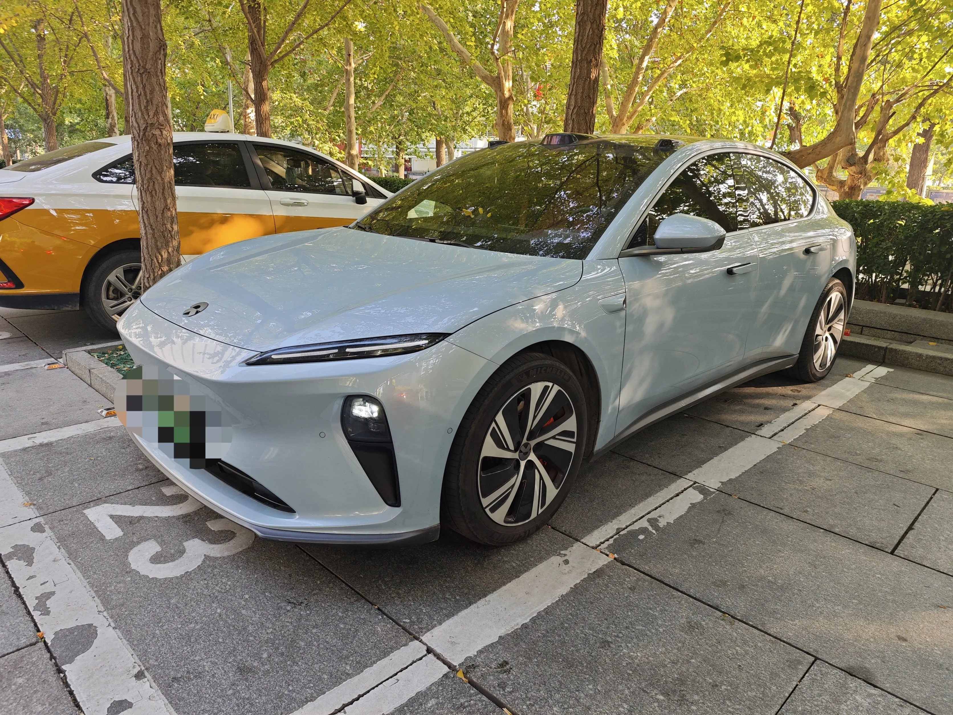 NIO ET5  из Китая