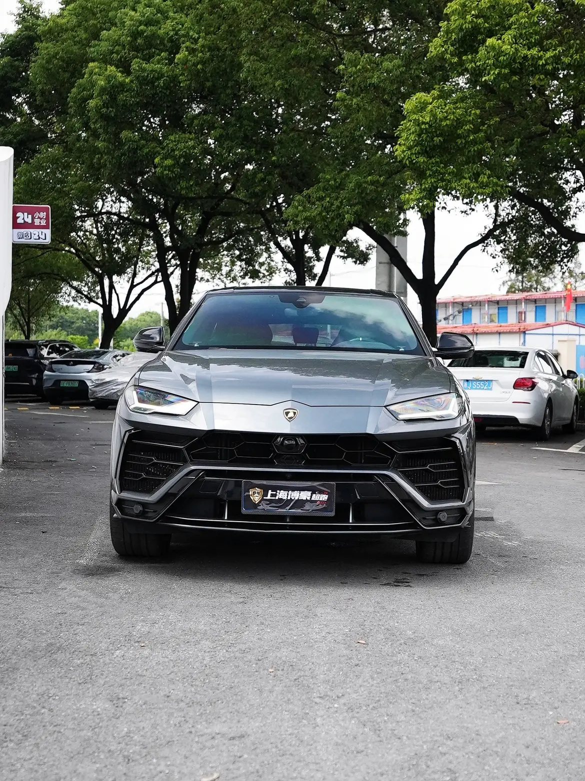 Lamborghini Urus  из Китая