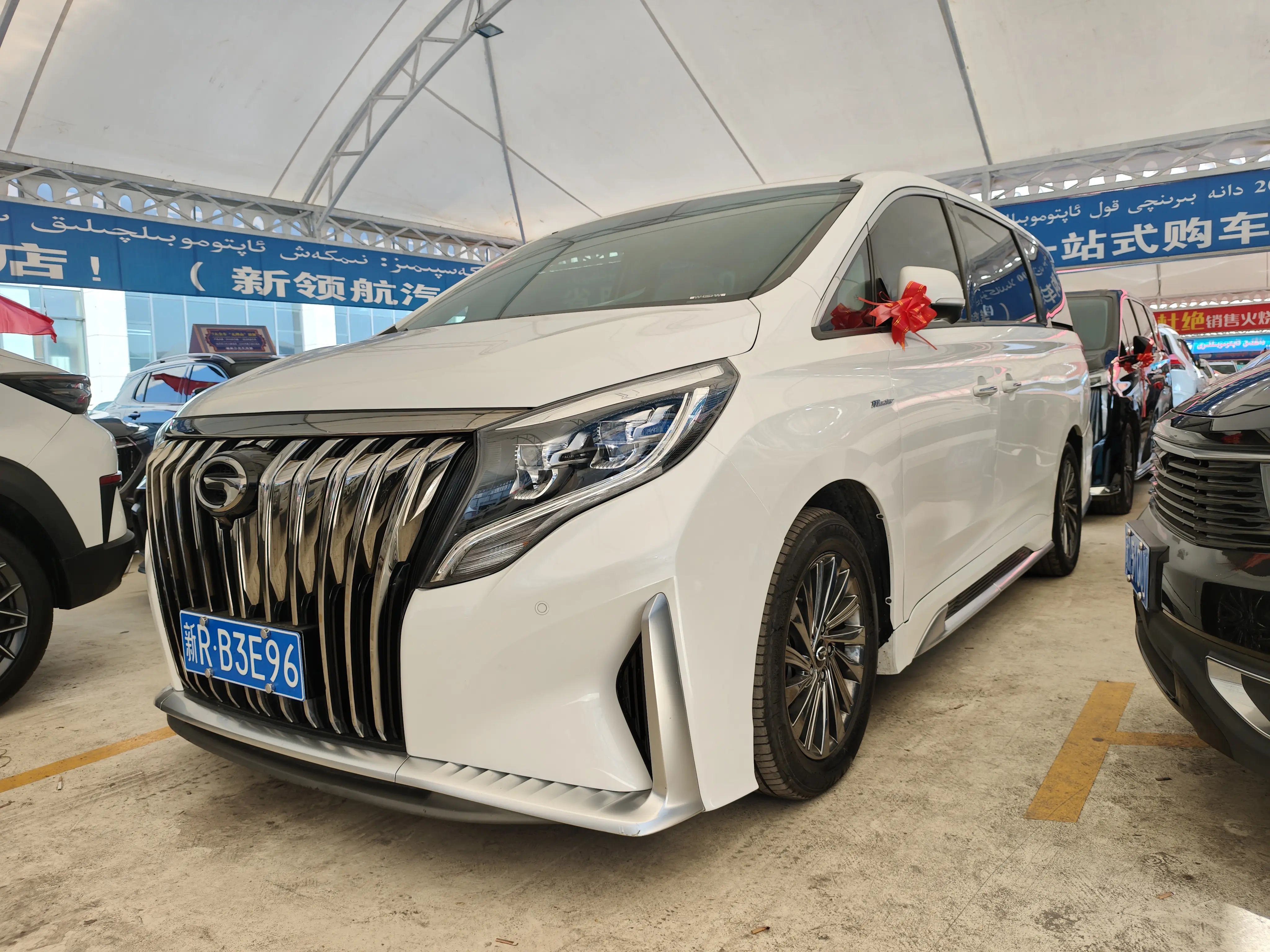 GAC Trumpchi M8  из Китая