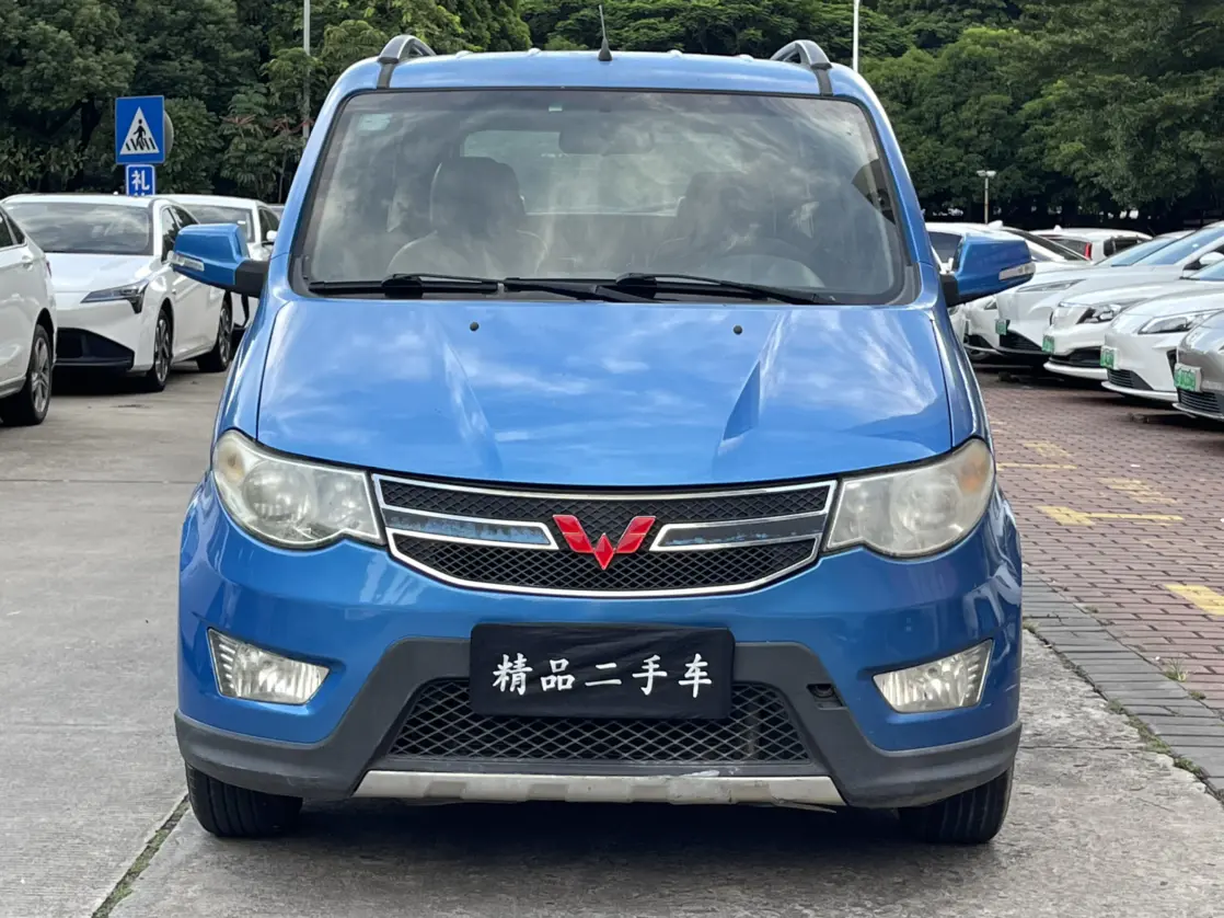 Wuling Hongguang  из Китая
