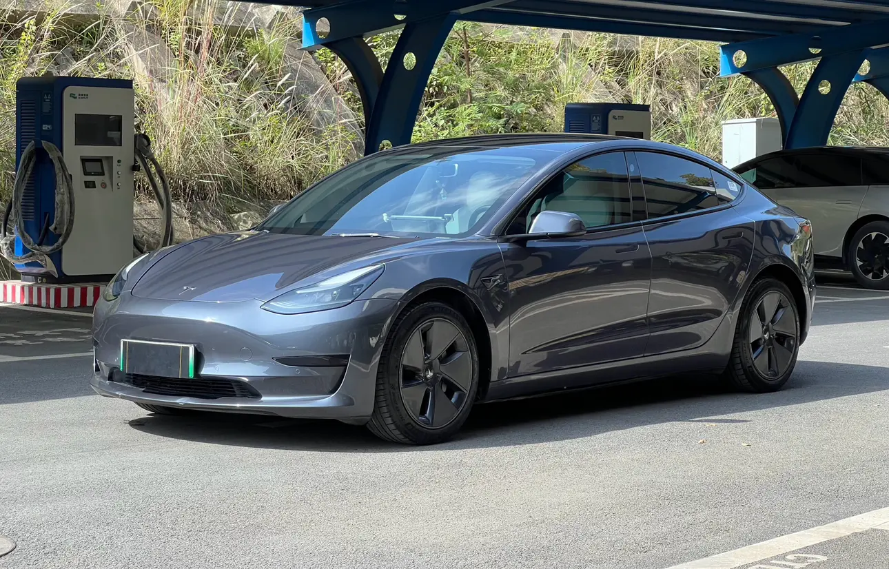 Tesla Model 3  из Китая