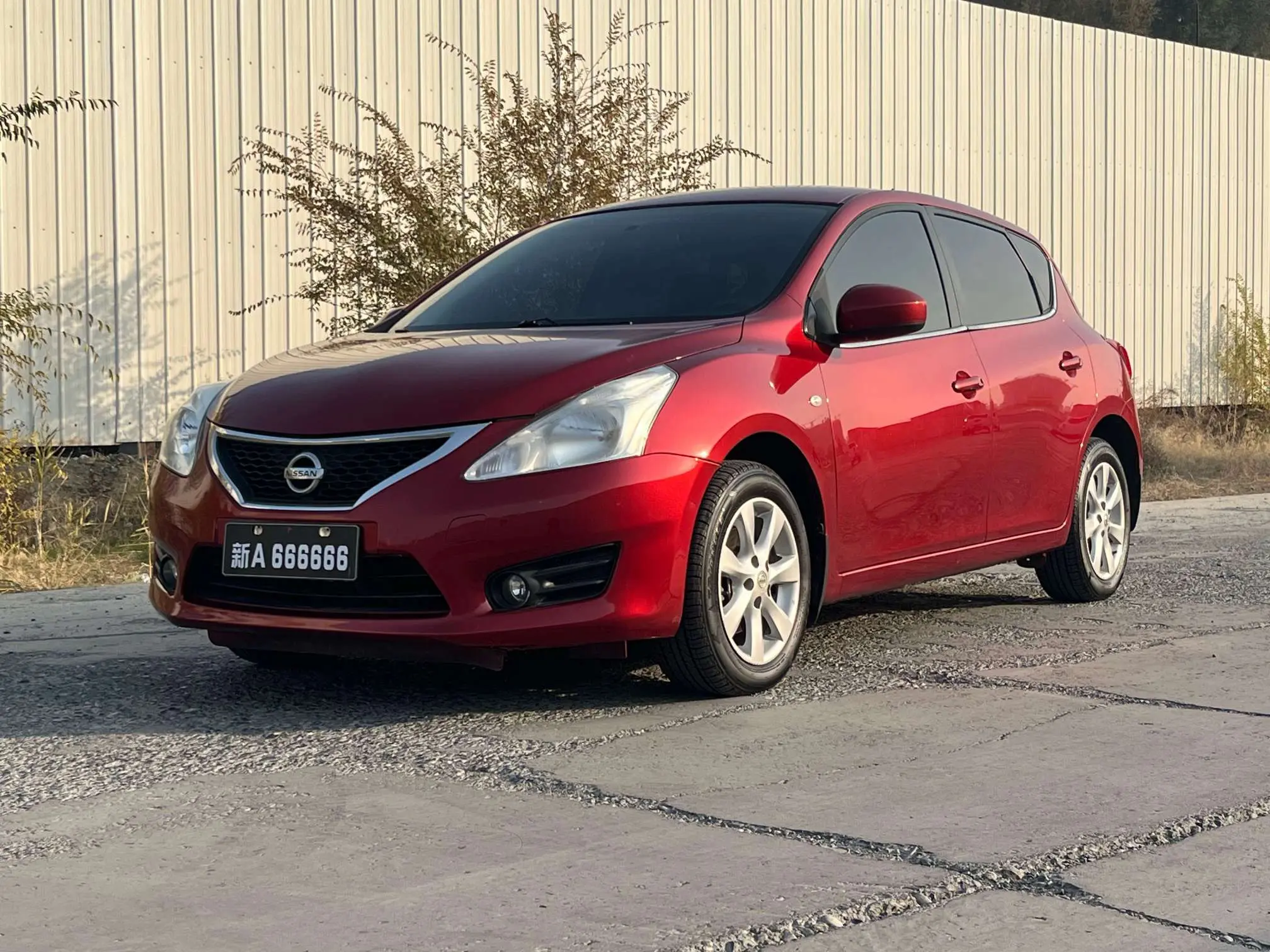 Nissan Tiida  из Китая