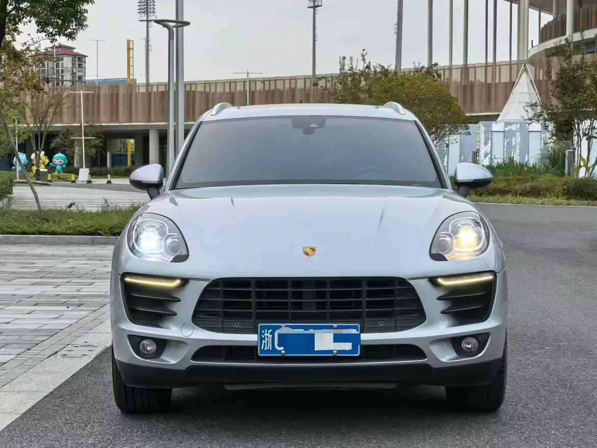 Porsche Macan  из Китая