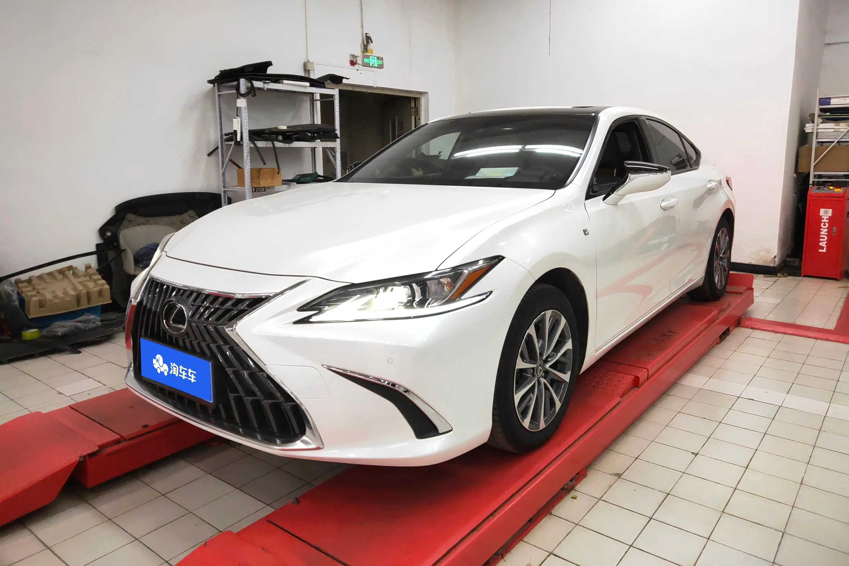 Lexus ES