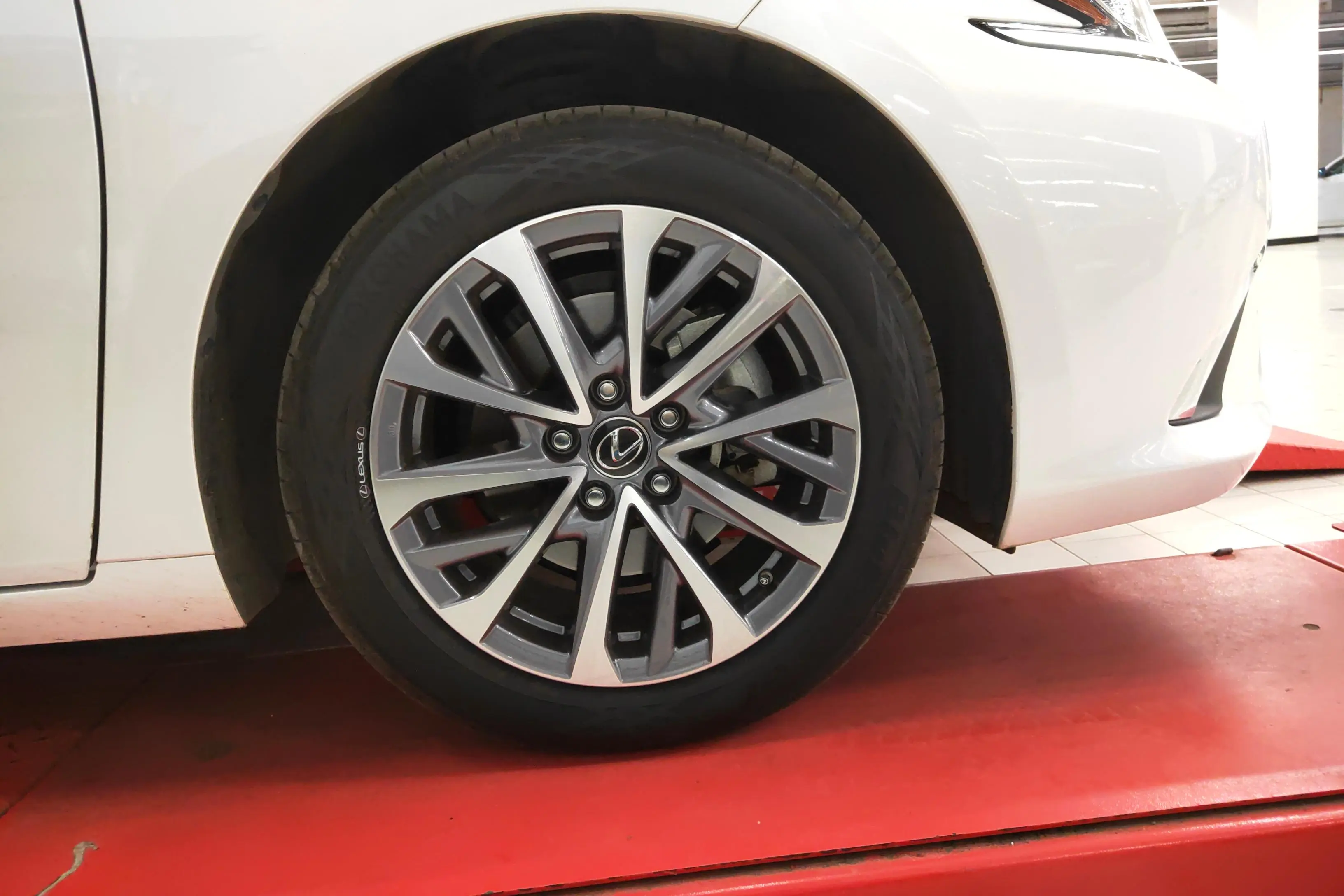 Lexus ES