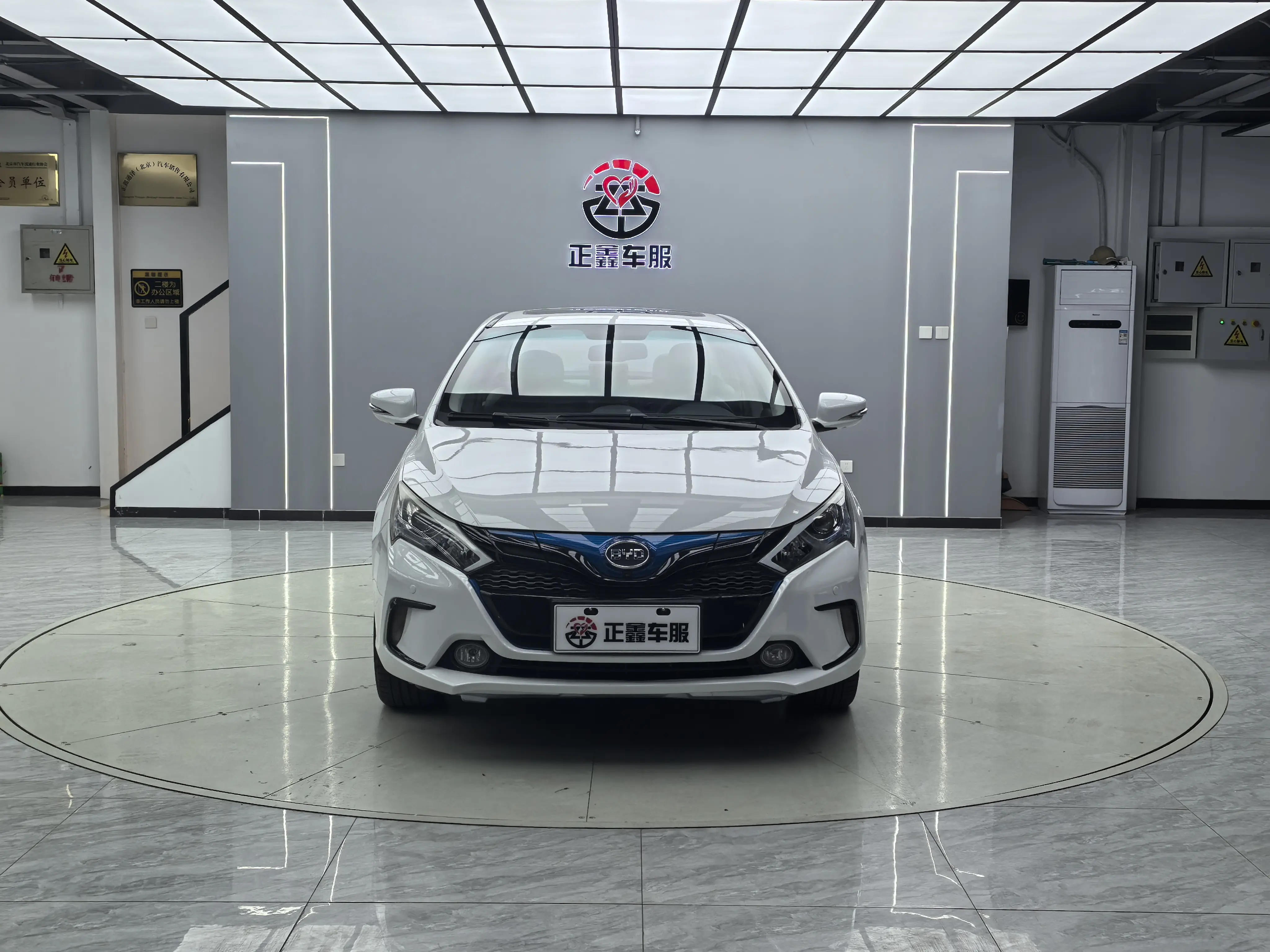 BYD QinEV  из Китая
