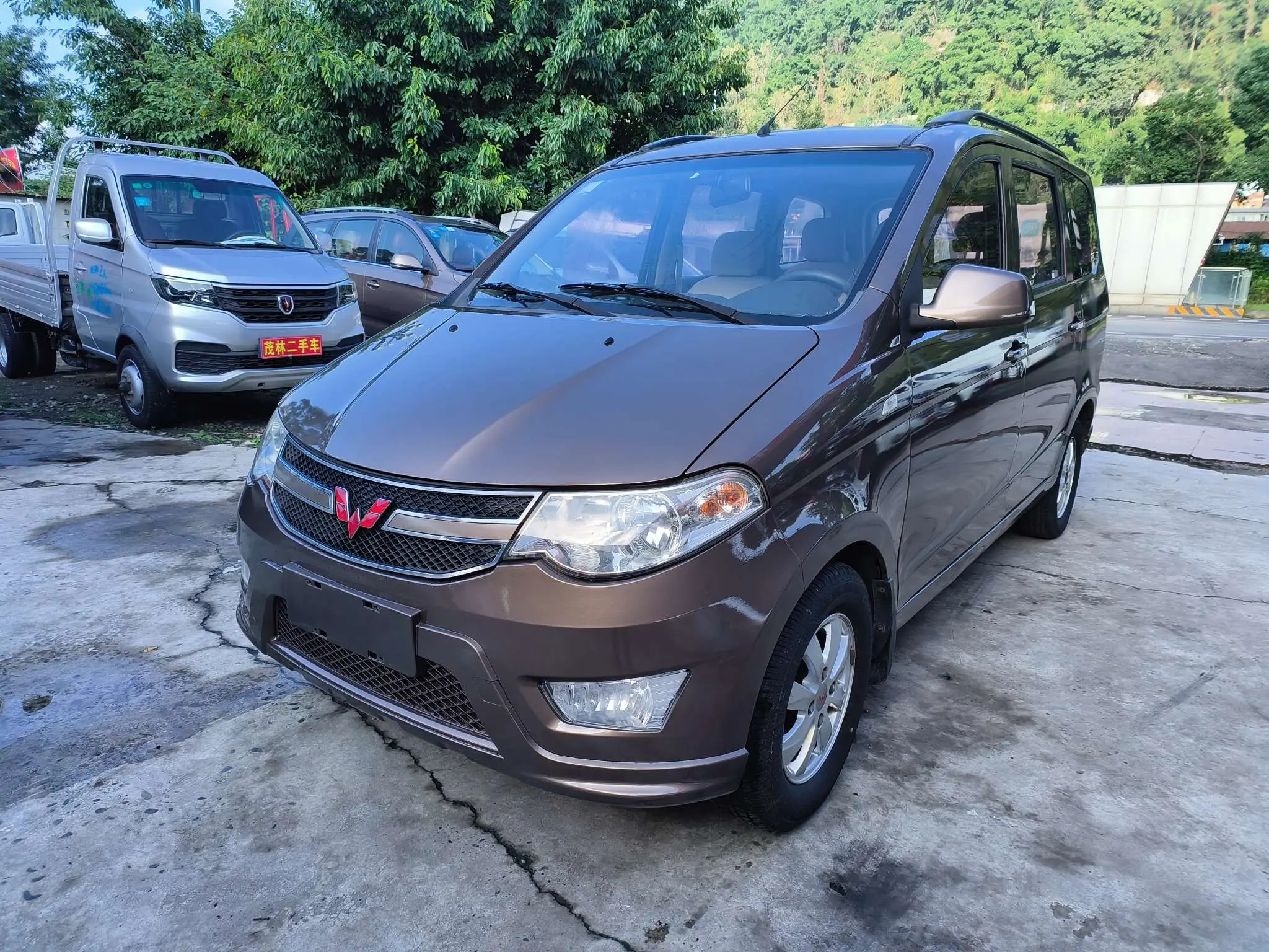 Wuling Hongguang  из Китая