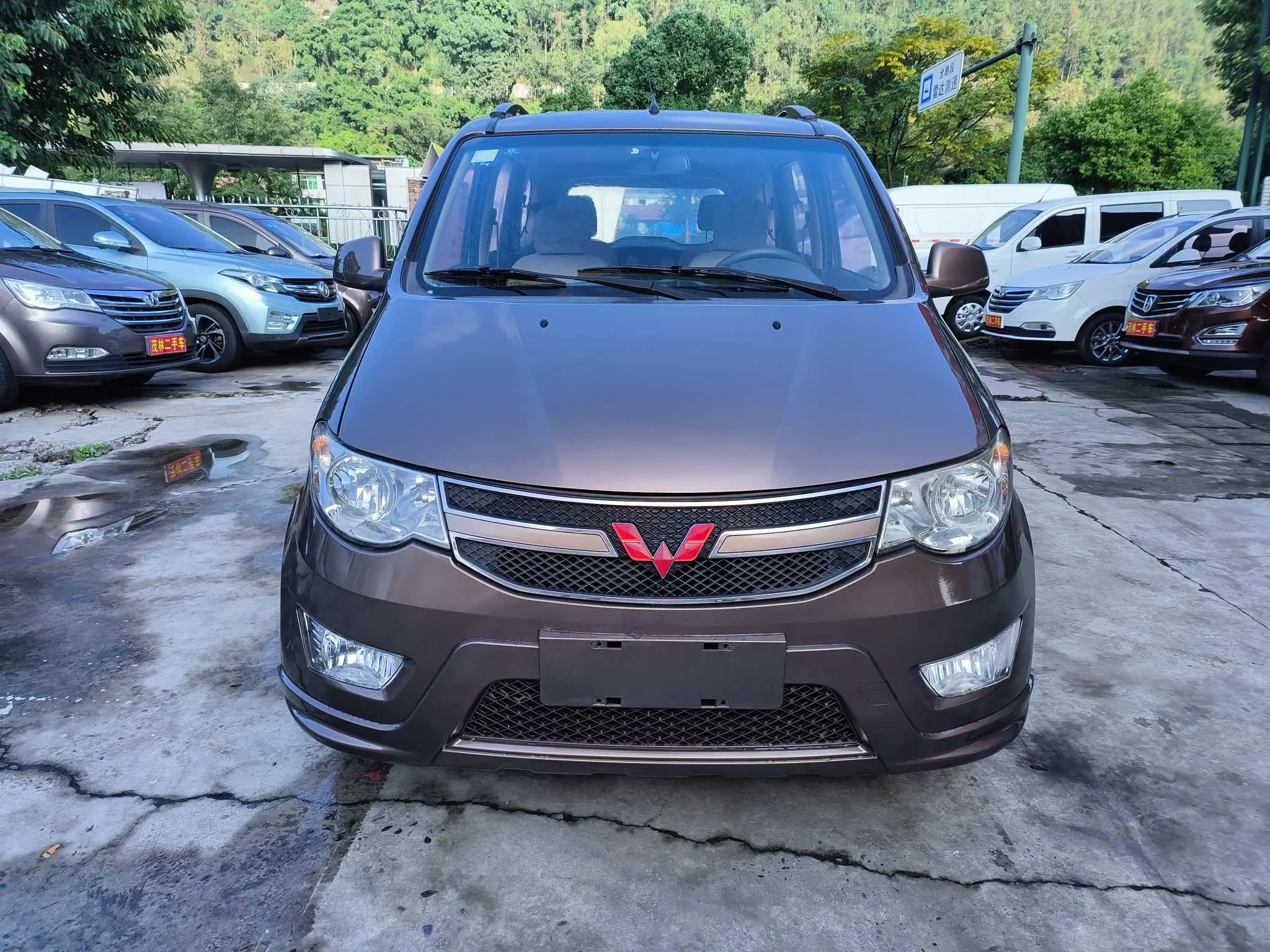 Wuling Hongguang  из Китая