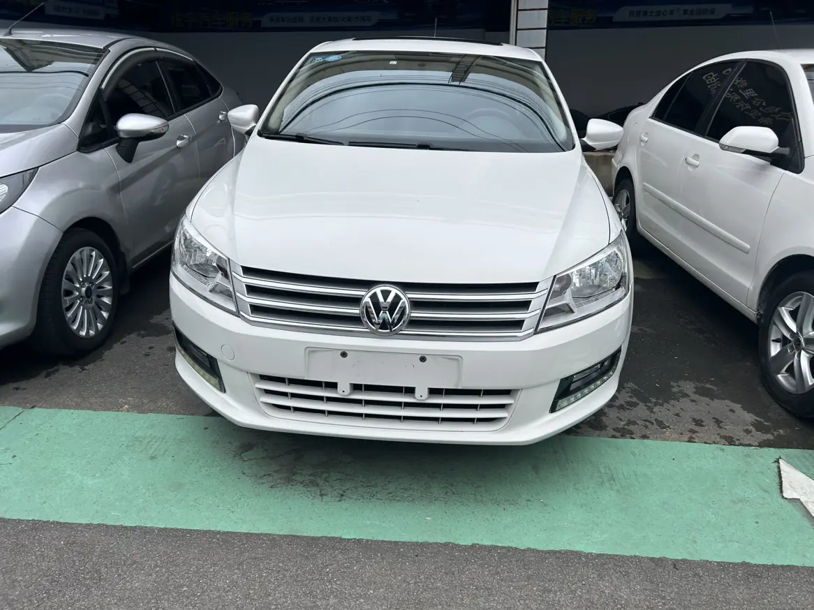 Volkswagen Santana  из Китая
