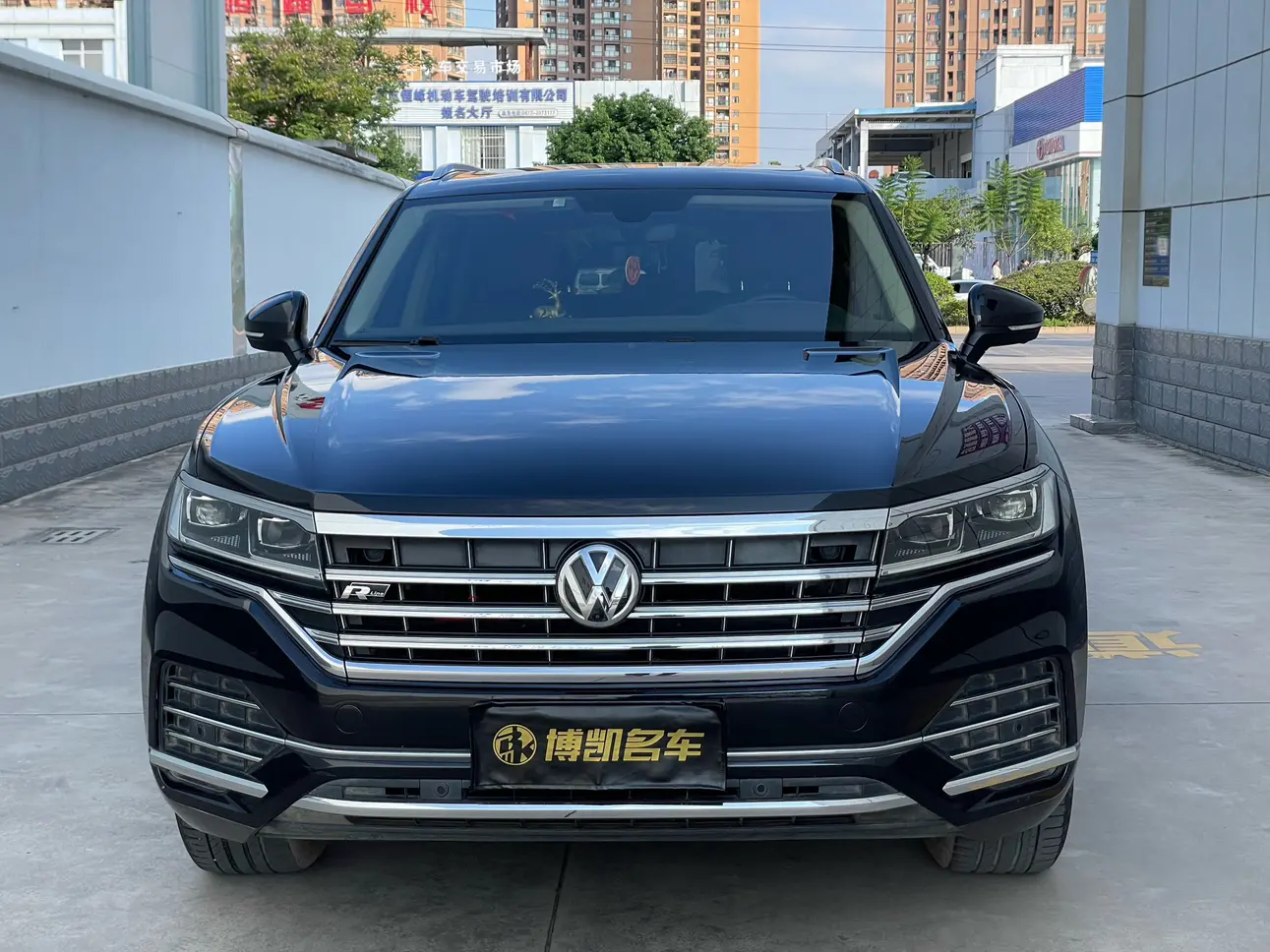 Volkswagen Touareg  из Китая