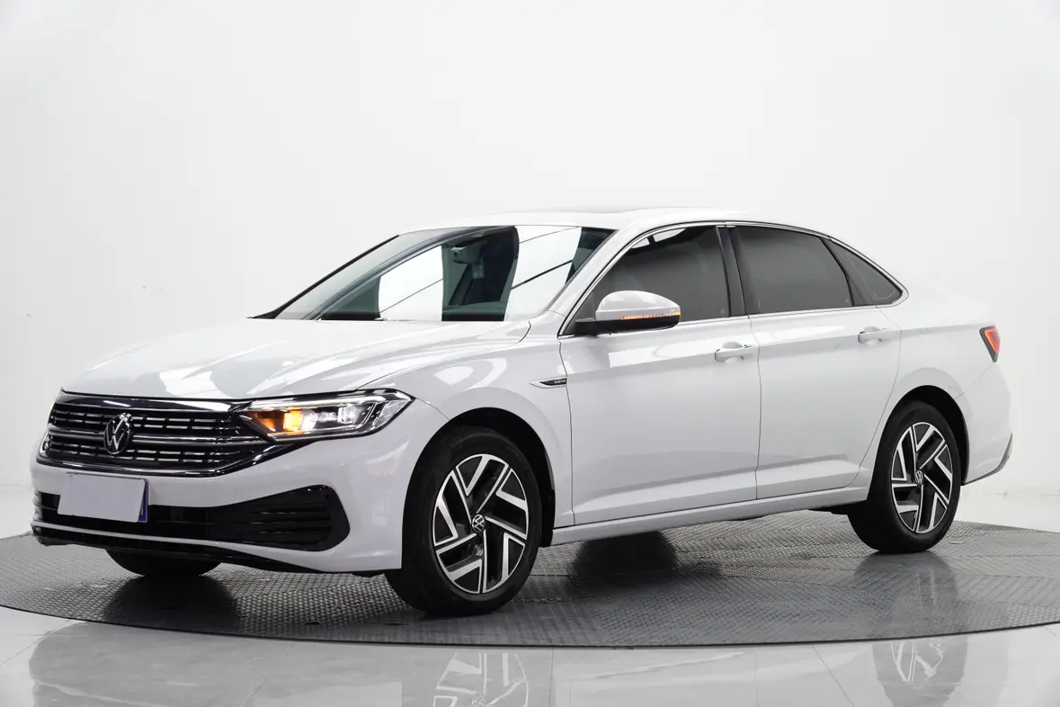 Volkswagen Sagitar  из Китая