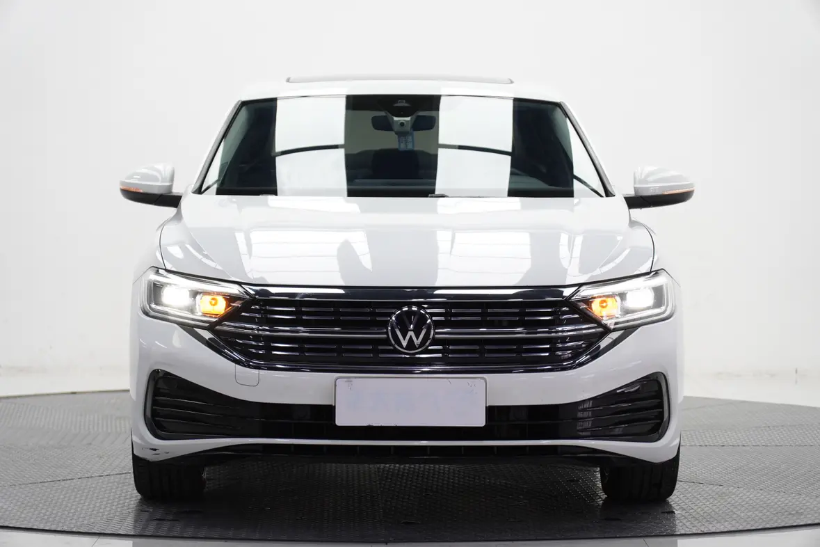 Volkswagen Sagitar  из Китая