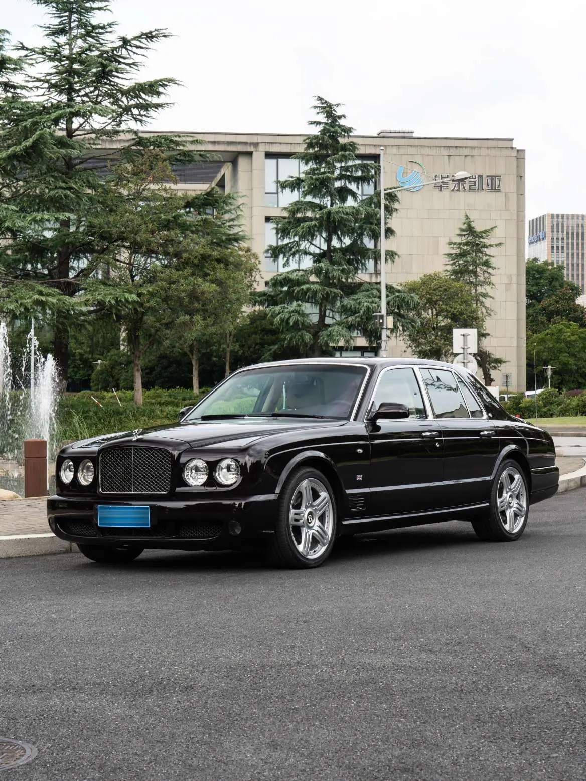 Bentley Elegant  из Китая