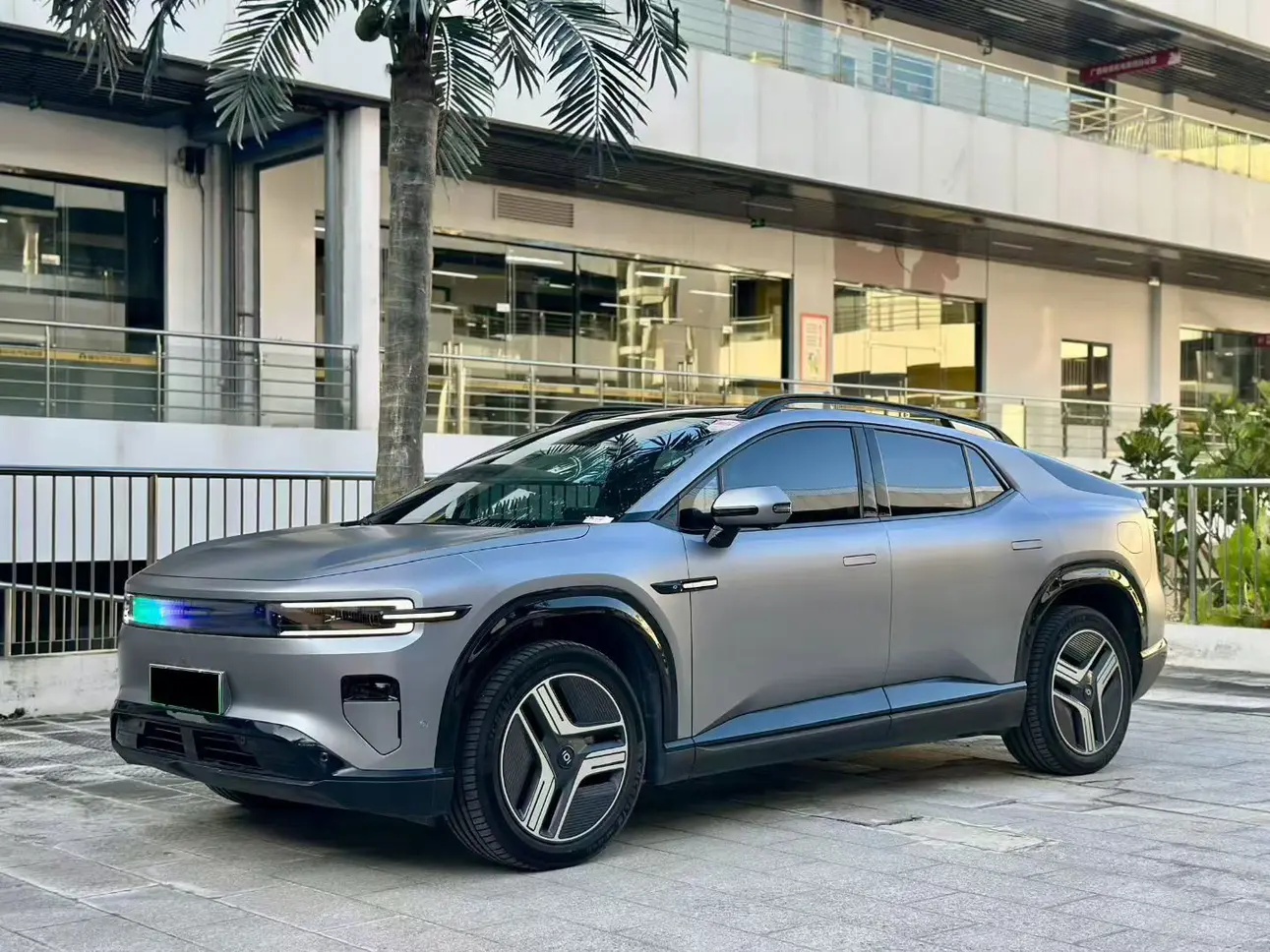 Changan Qiyuan E07  из Китая