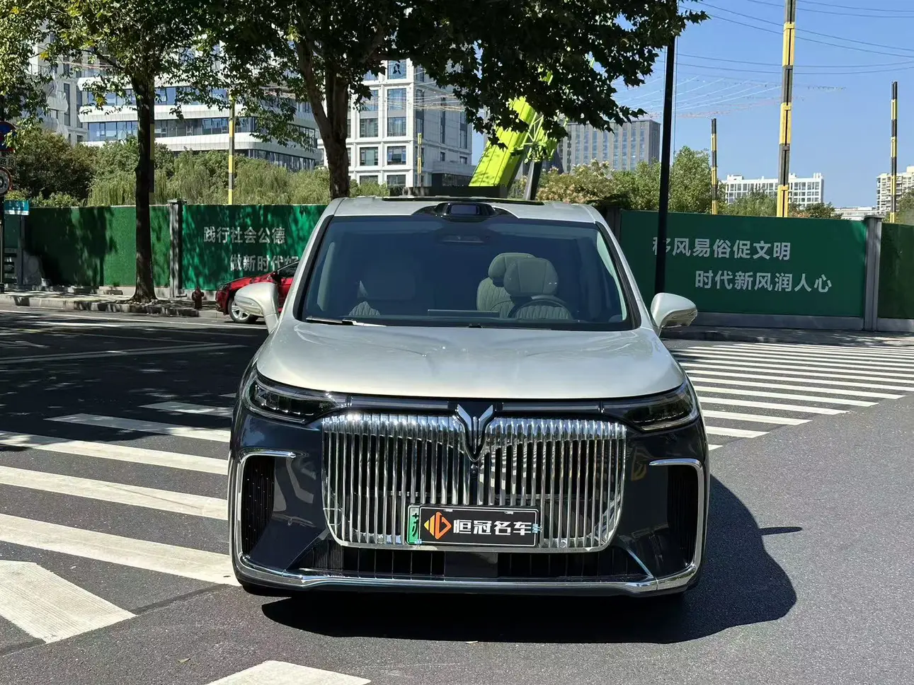 Voyah Lantu Dreamer PHEV  из Китая