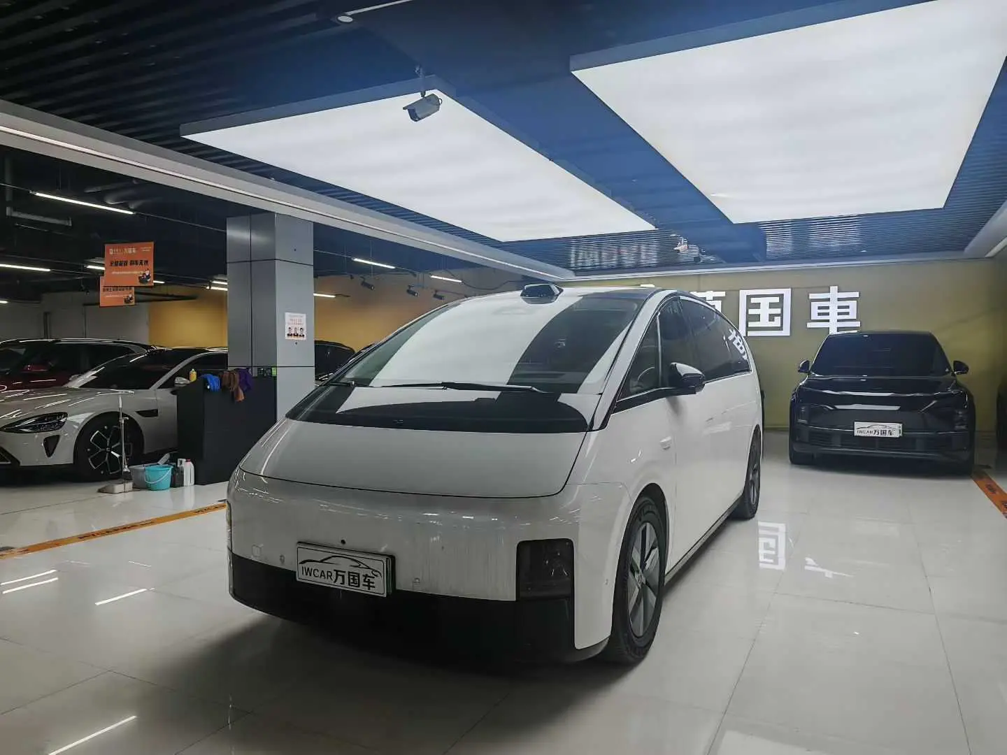 Li MEGA (Ideal MEGA)  из Китая