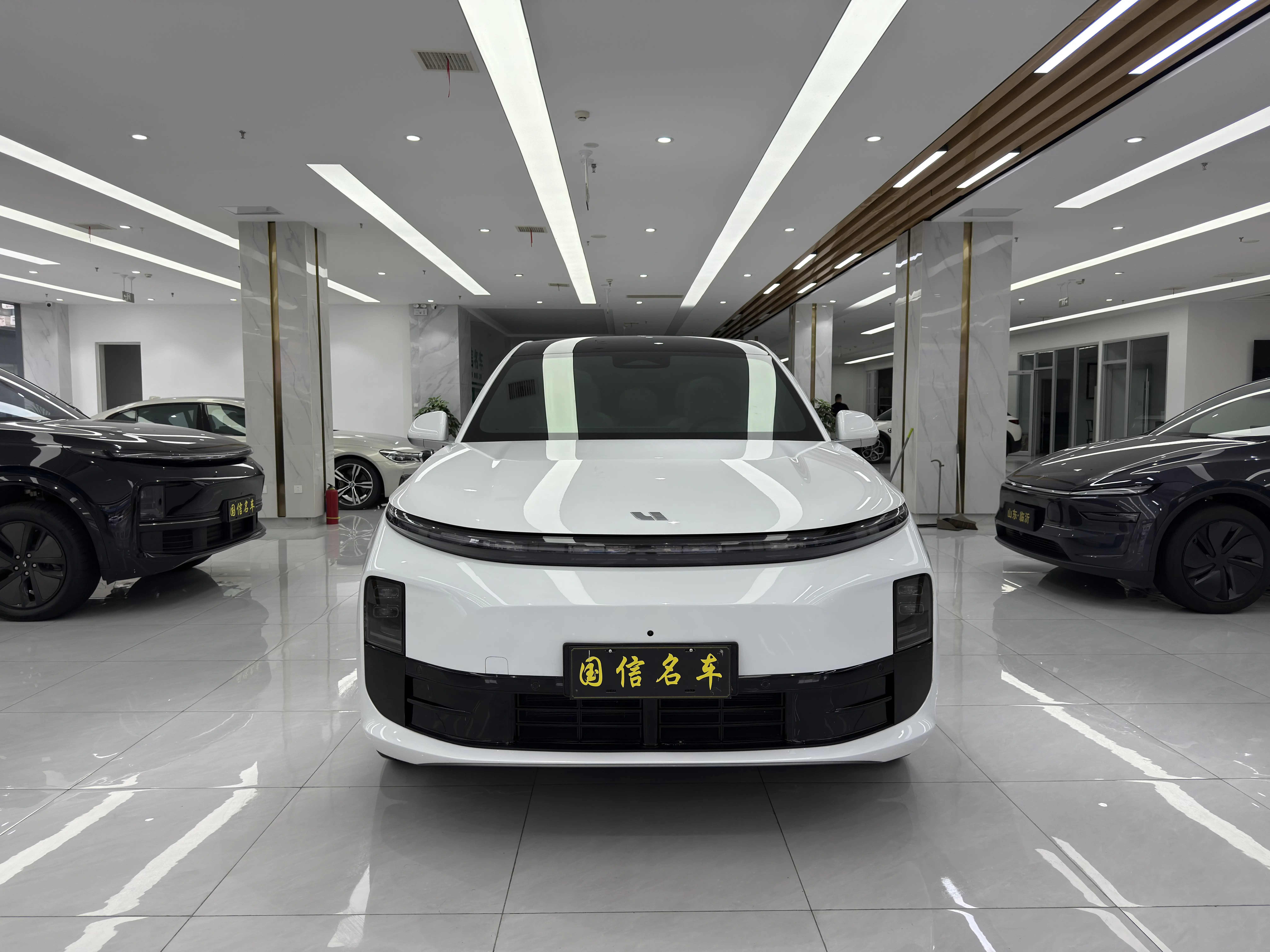 Li L6 (Ideal L6)  из Китая