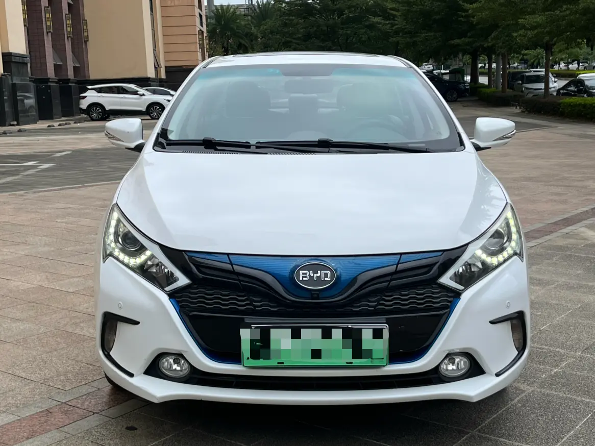 BYD QinEV  из Китая