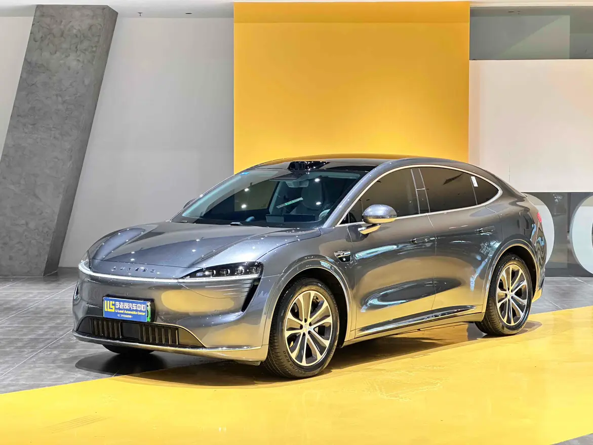 Luxeed Zhijie R7  из Китая