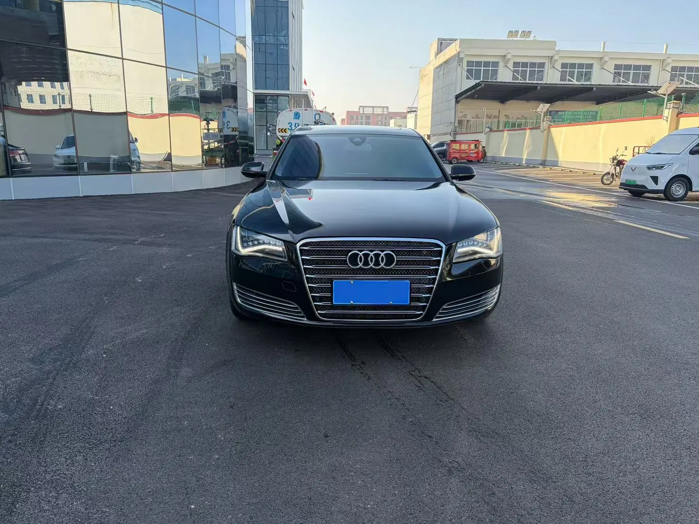 Audi A8  из Китая