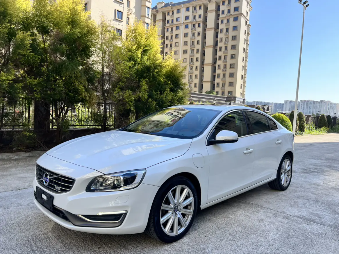 Volvo S60 PHEV  из Китая