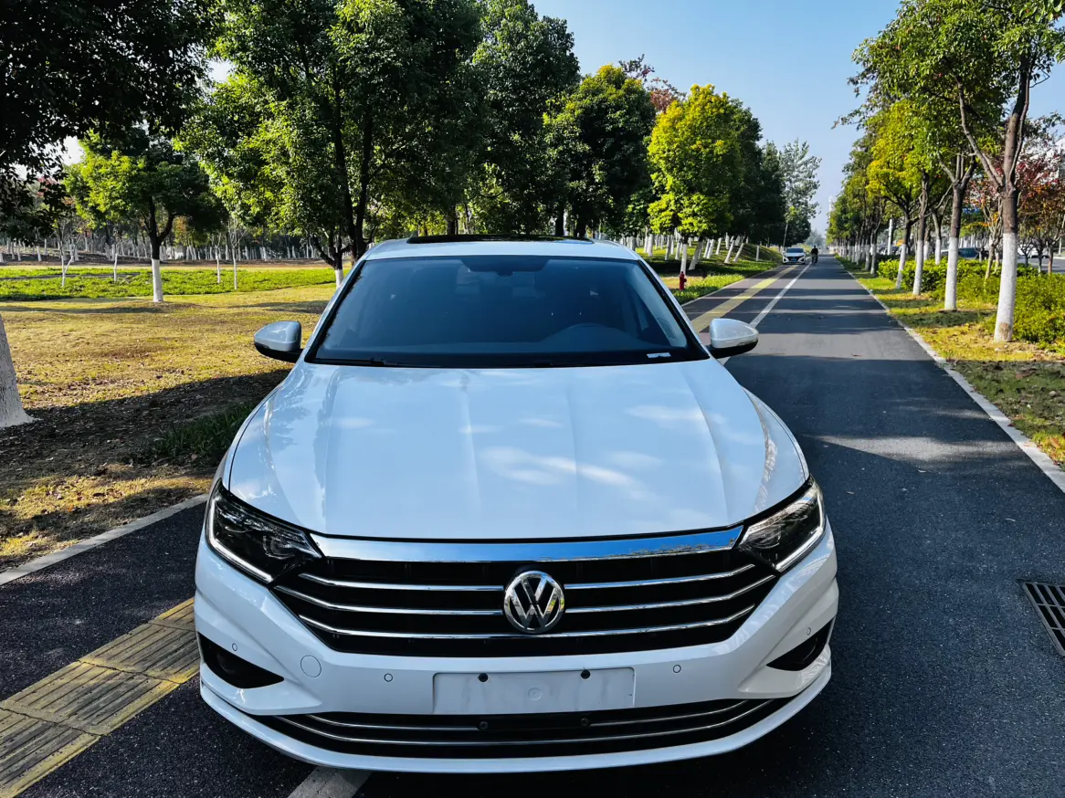 Volkswagen Sagitar  из Китая