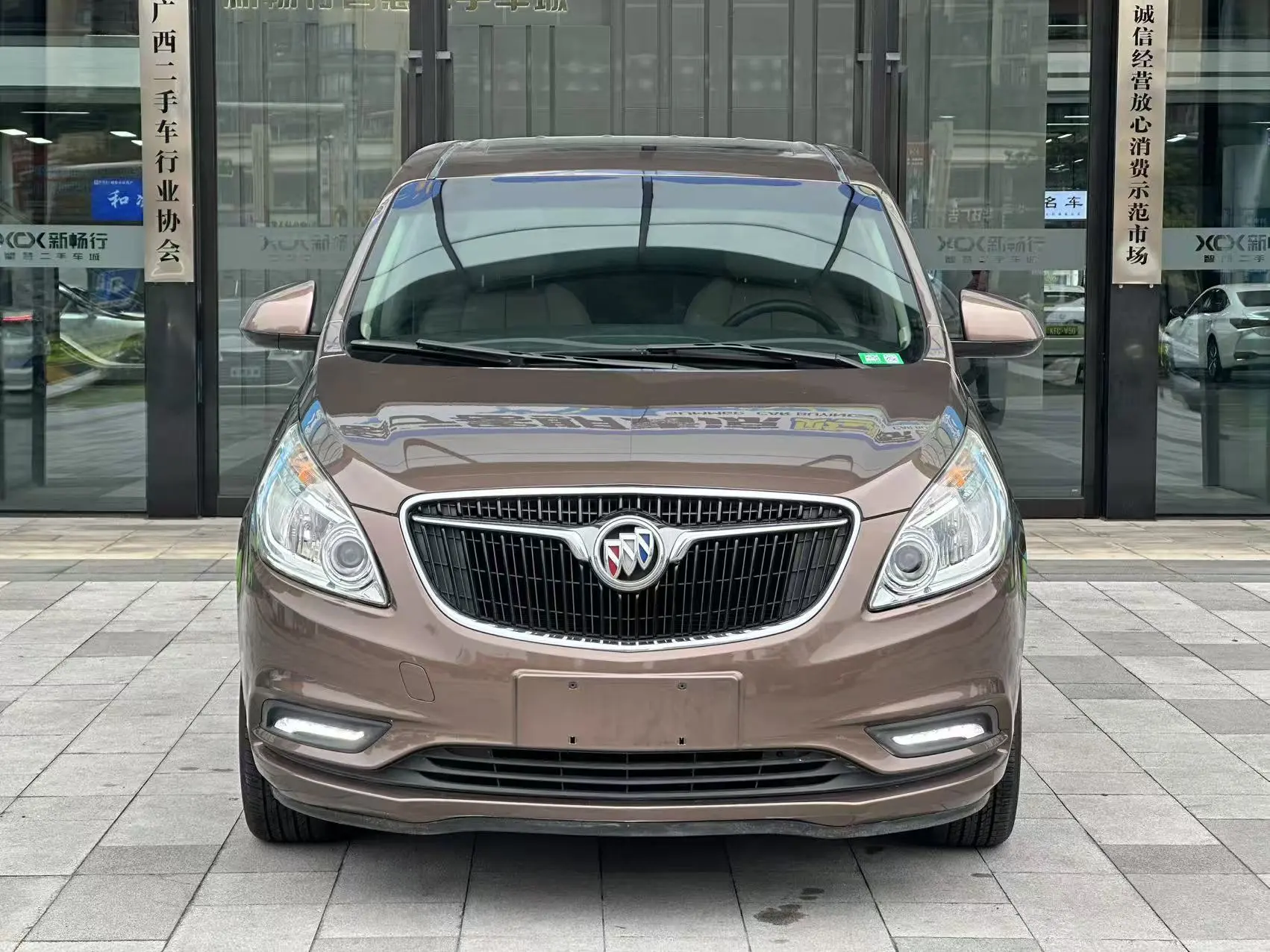 Buick GL8  из Китая