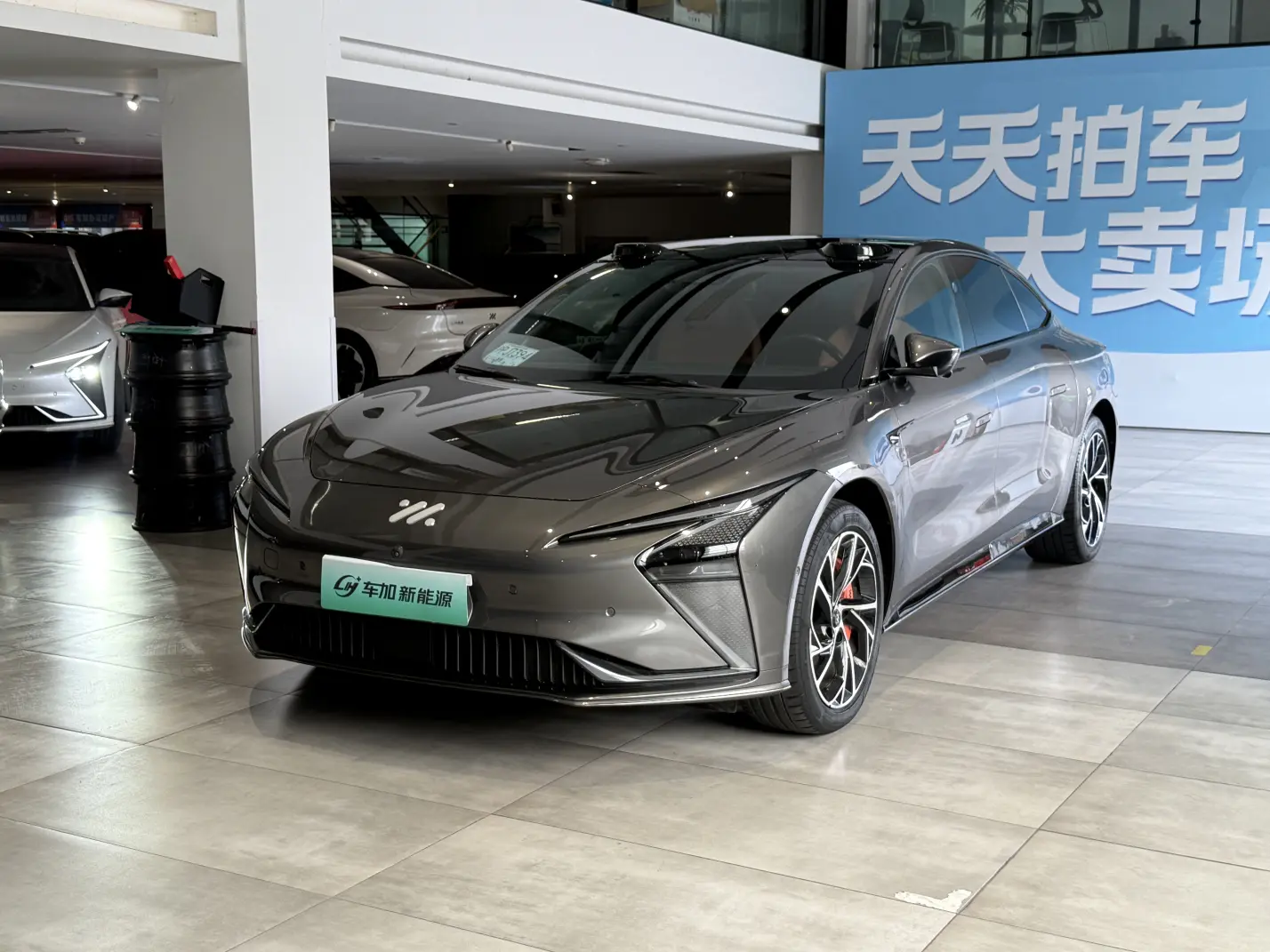 Zhiji L7  из Китая