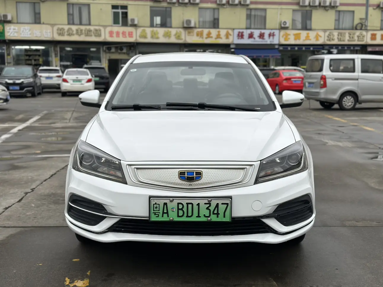 Geely Emgrand EV  из Китая