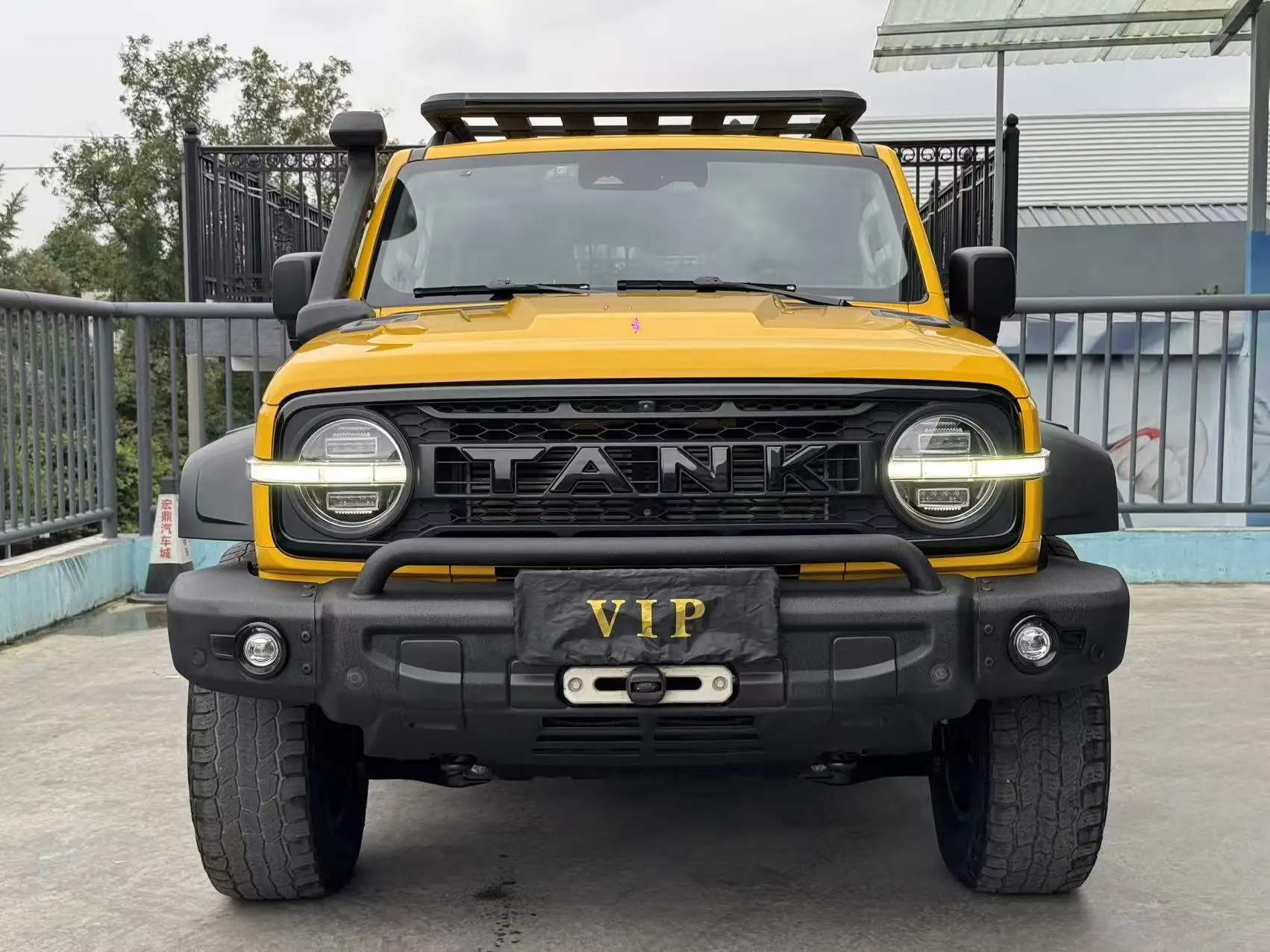 Tank 300  из Китая